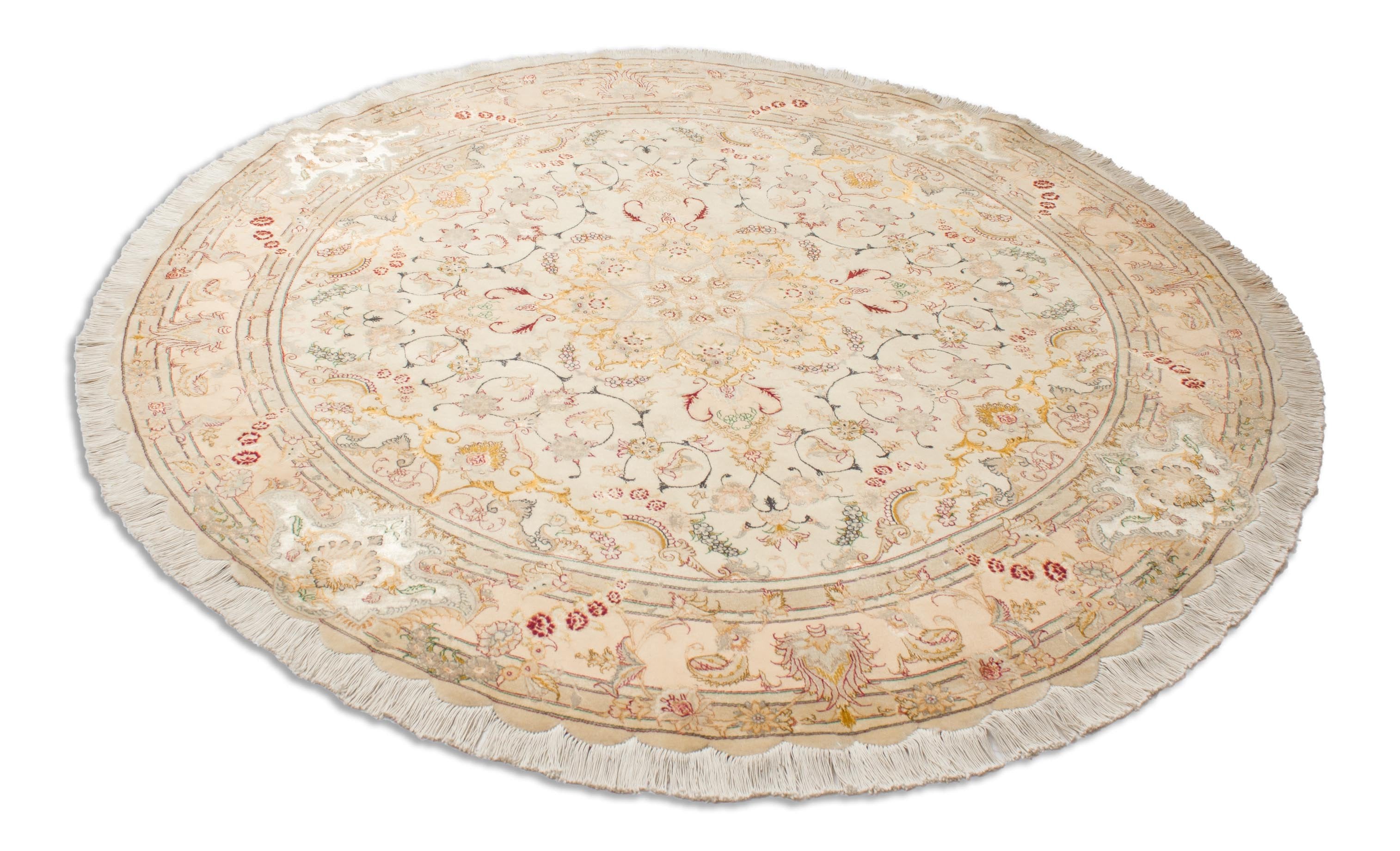 Eine Fotoaufnahme eines Täbriz Teppichs.