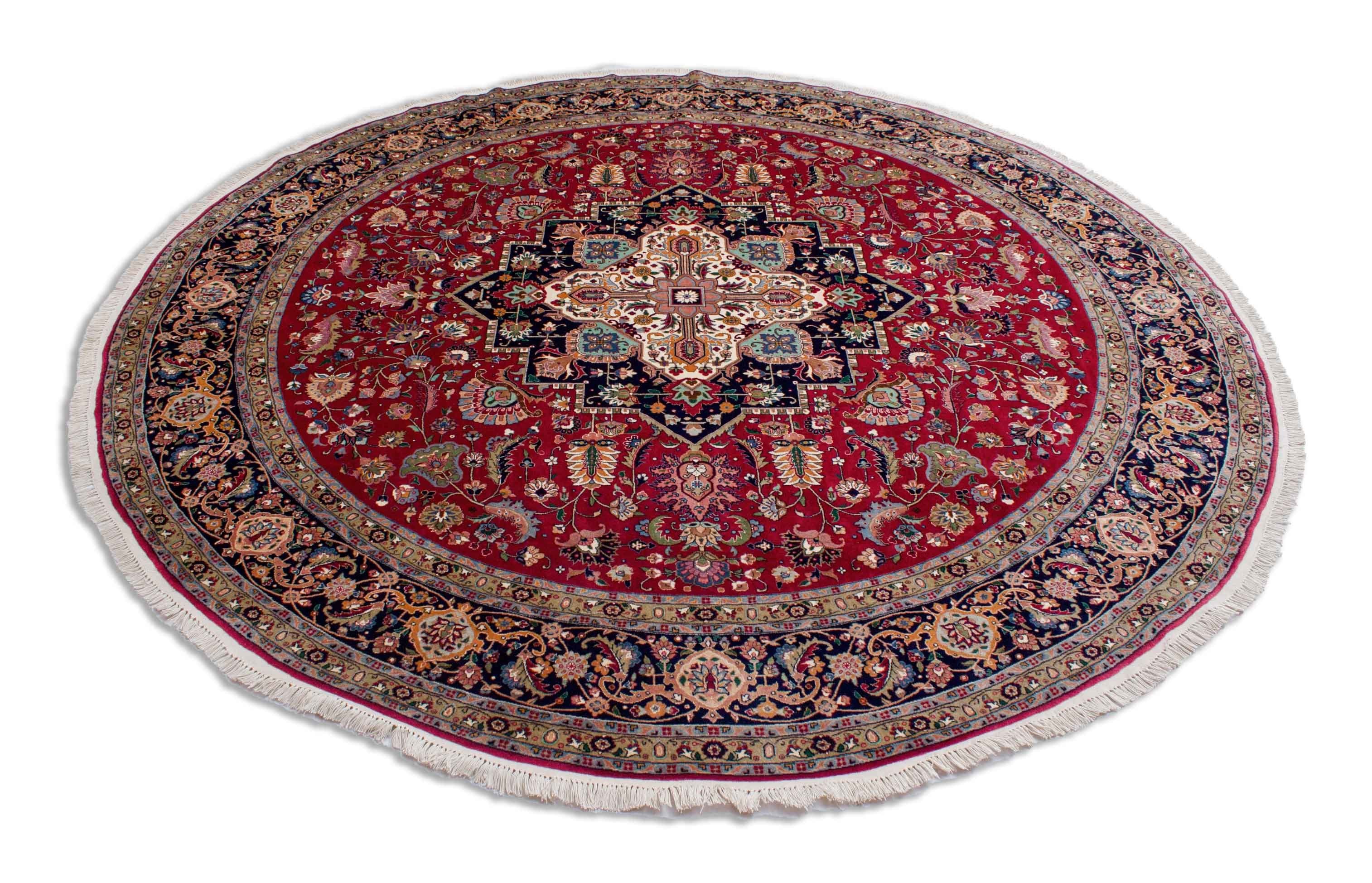 Eine Fotoaufnahme eines Täbriz Teppichs.