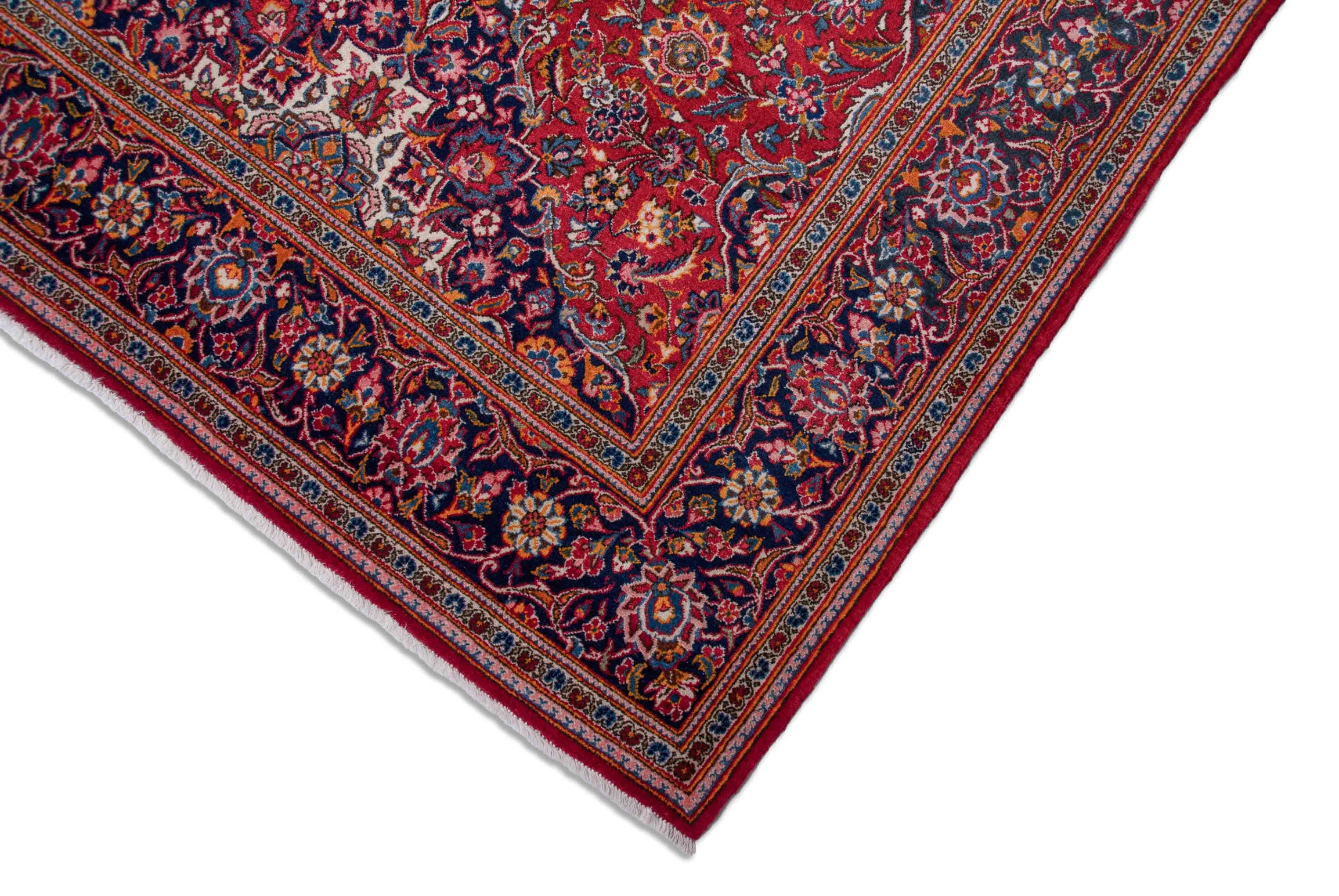 Eine Fotoaufnahme eines Keshan Teppichs.