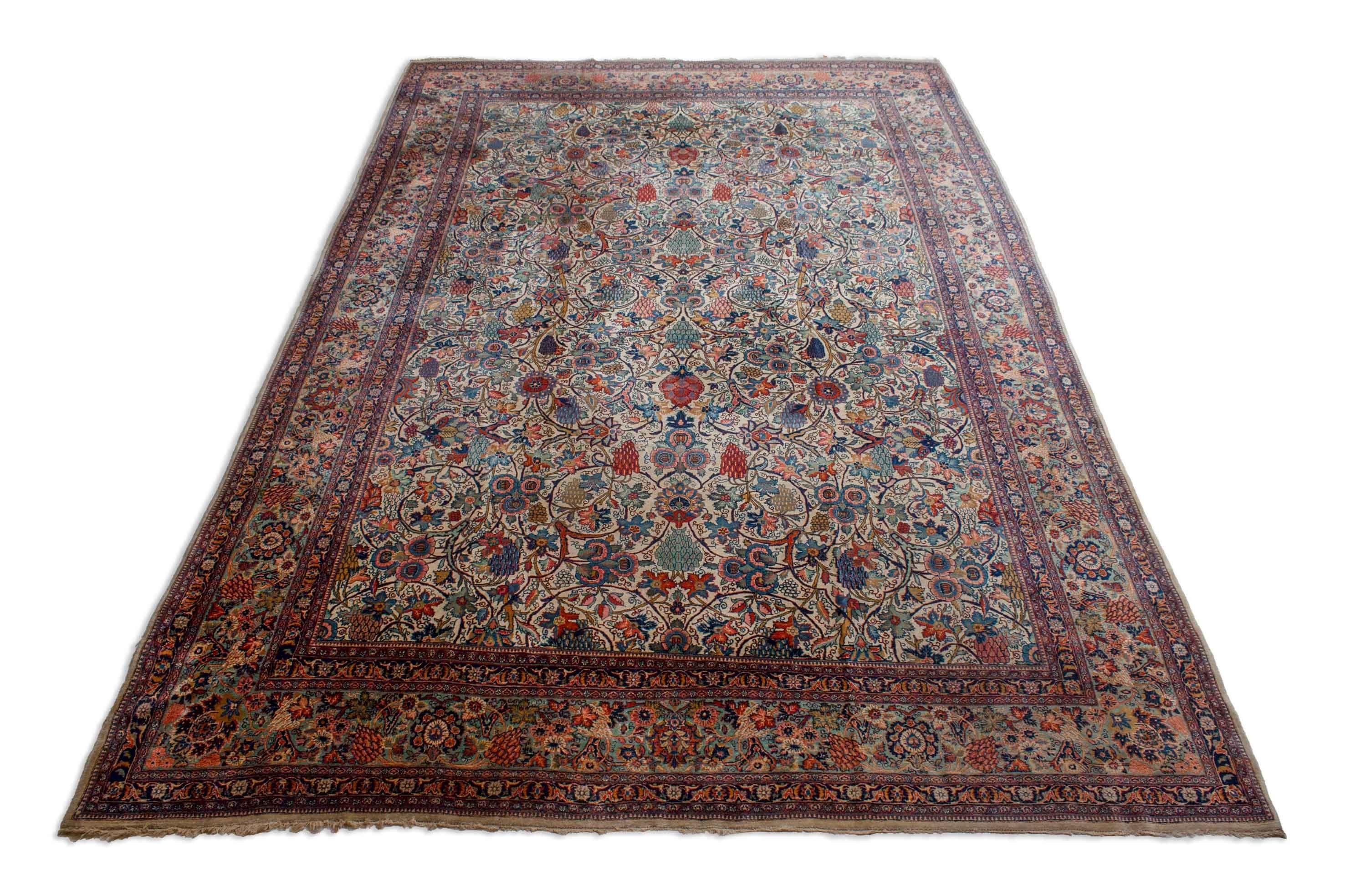 Eine Fotoaufnahme eines Keshan Teppichs.