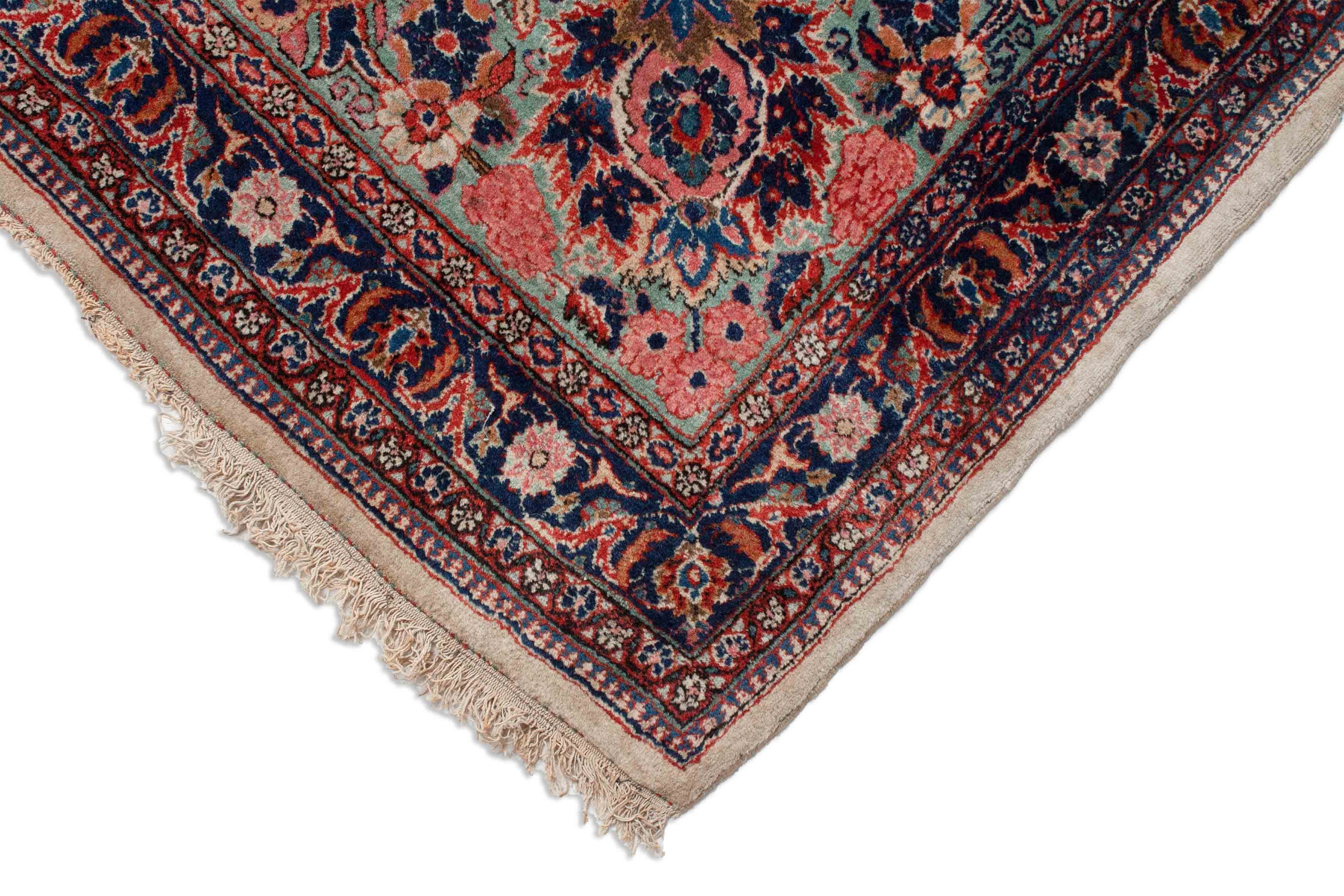 Eine Fotoaufnahme eines Keshan Teppichs.