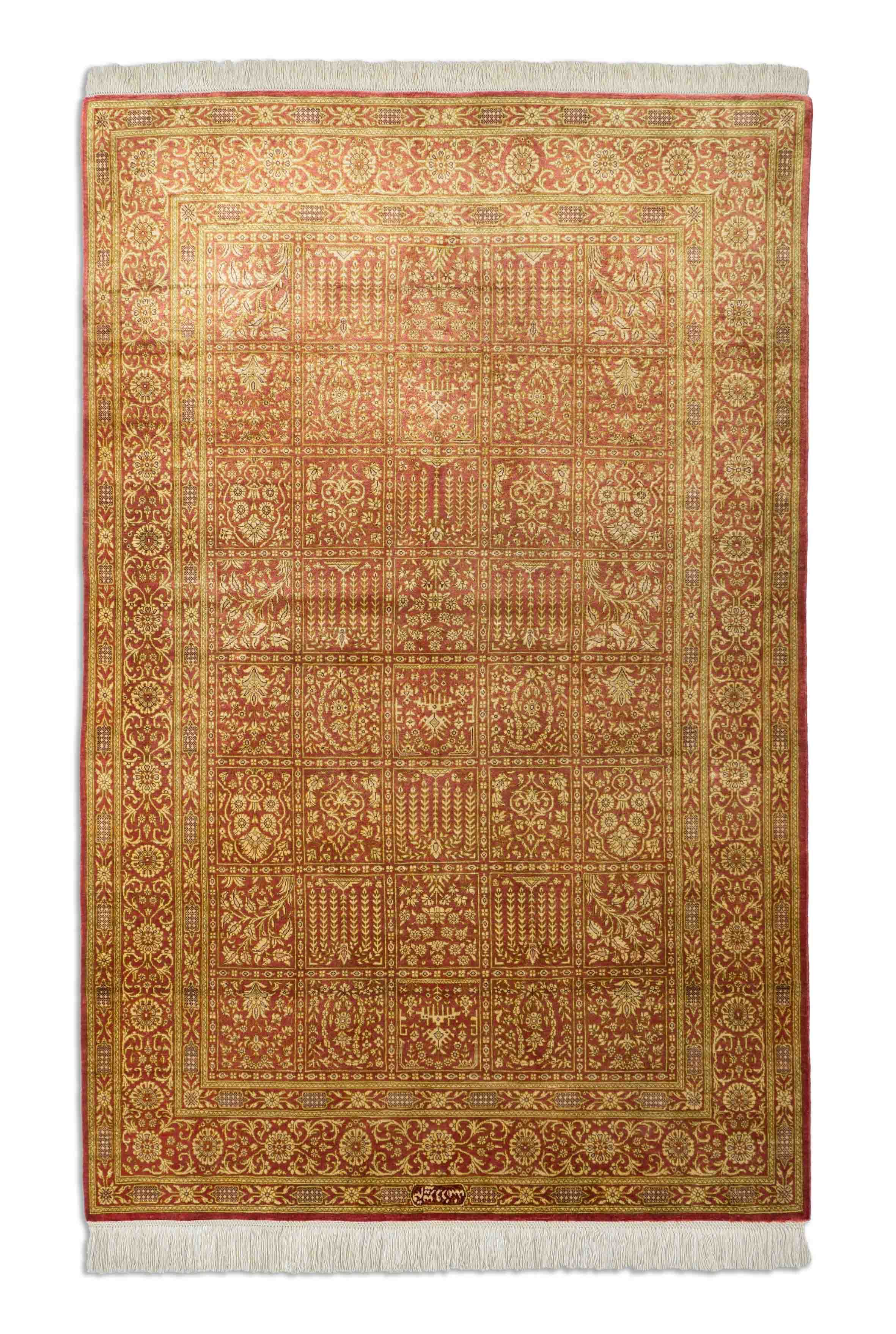 Eine Fotoaufnahme eines Ghom Teppichs.