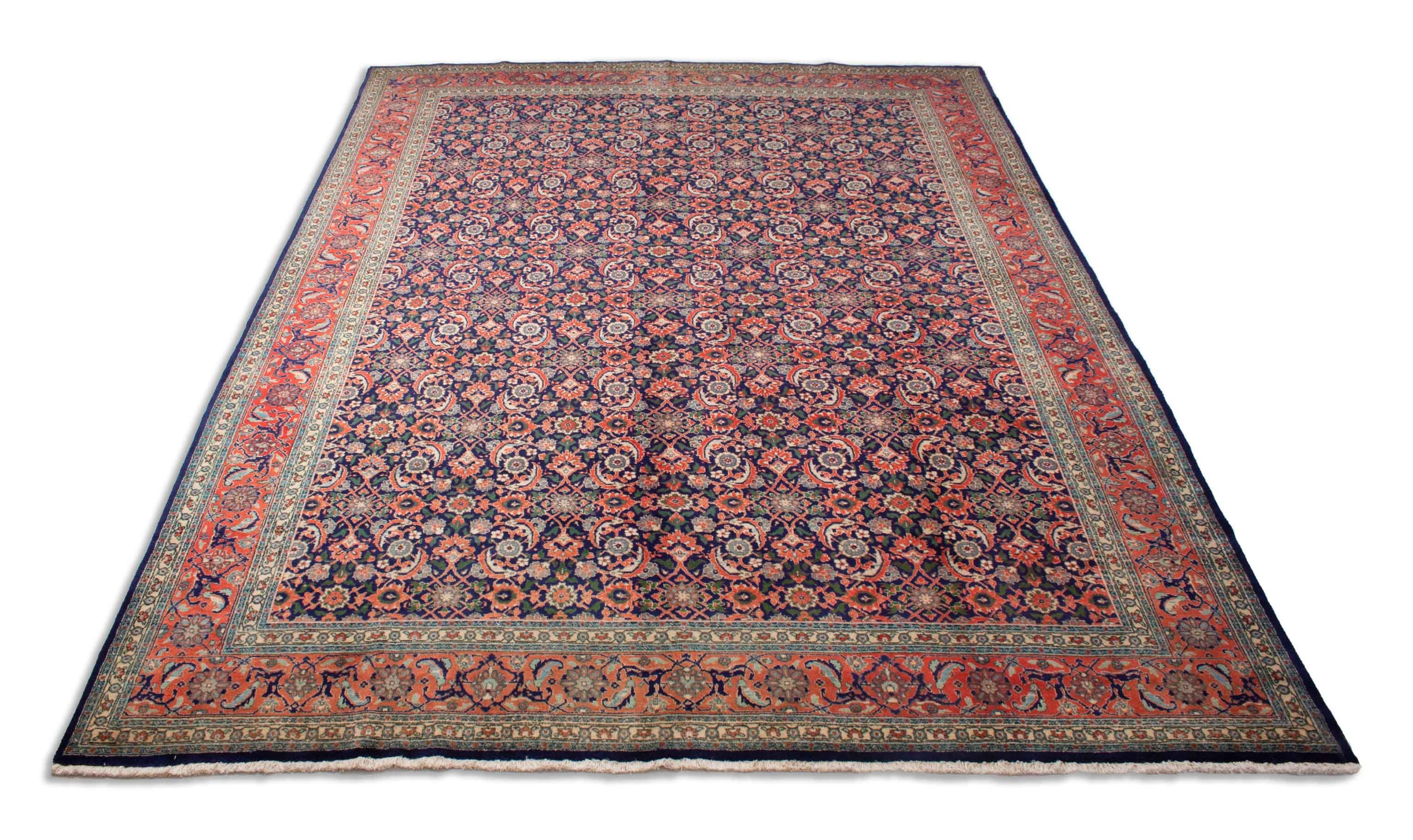 Eine Fotoaufnahme eines Täbriz Teppichs.