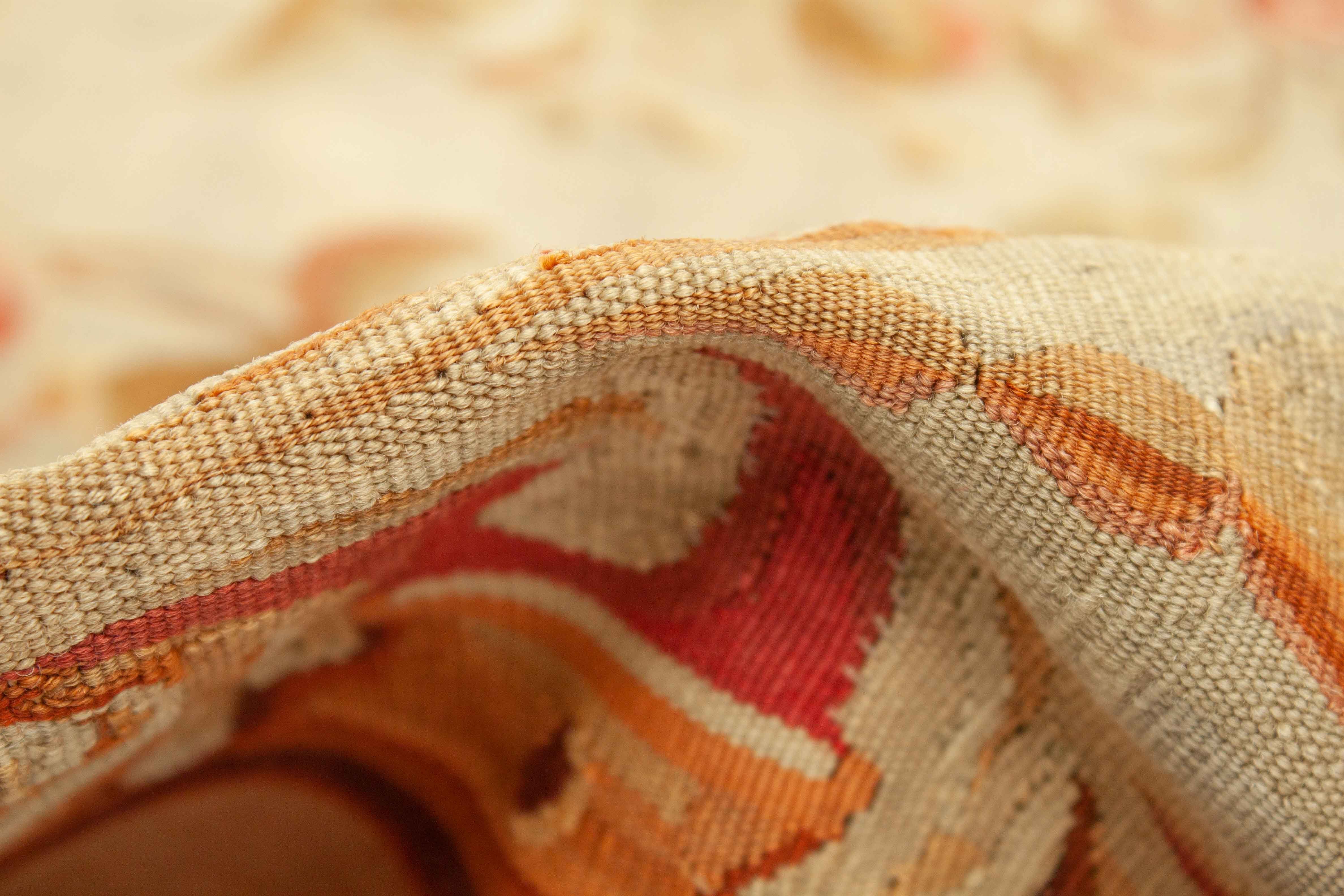 Eine Fotoaufnahme eines Aubusson Teppichs.