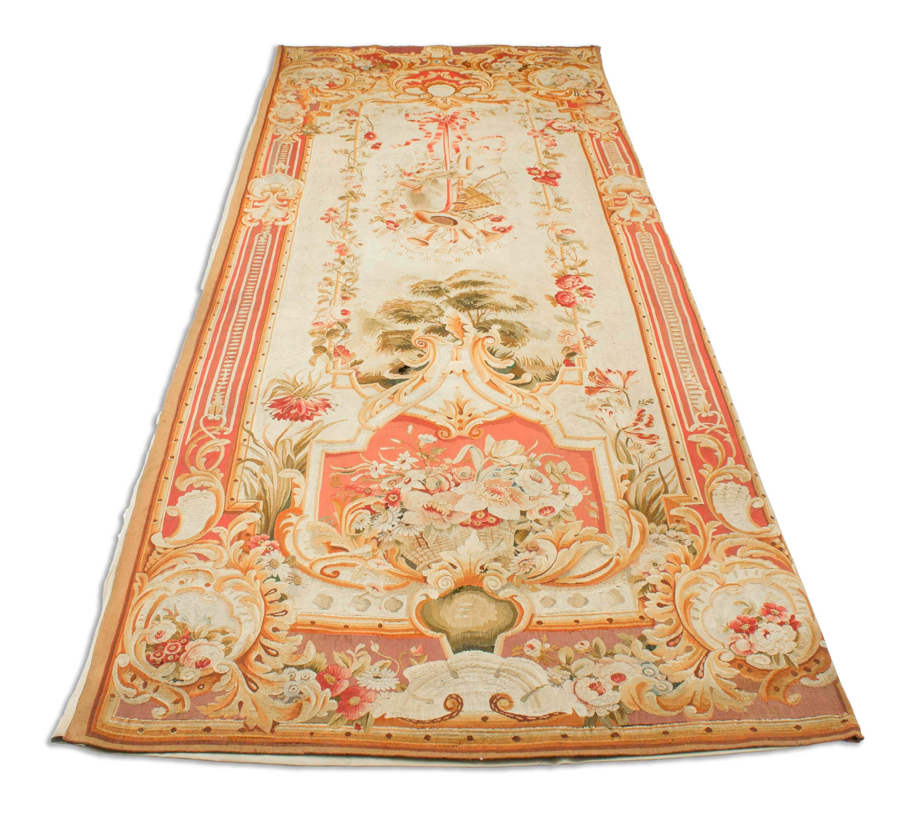 Eine Fotoaufnahme eines Aubusson Teppichs.