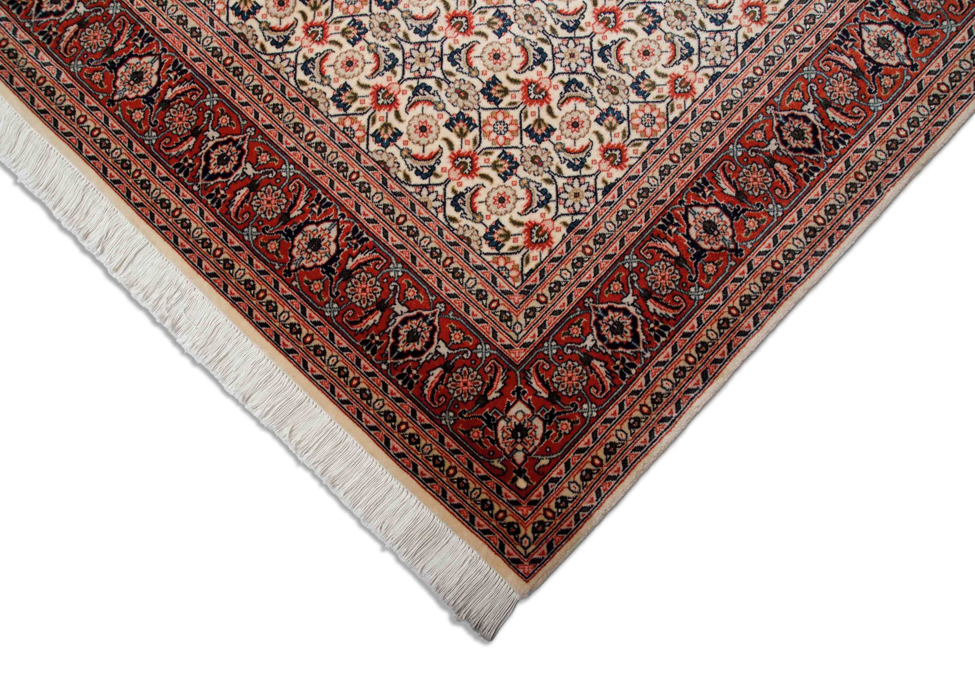 Eine Fotoaufnahme eines Täbriz Teppichs.