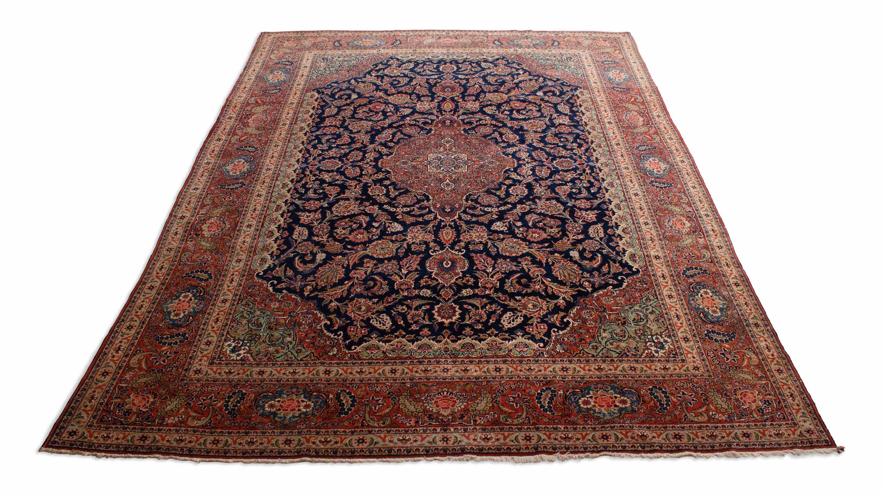 Eine Fotoaufnahme eines Keshan Teppichs.