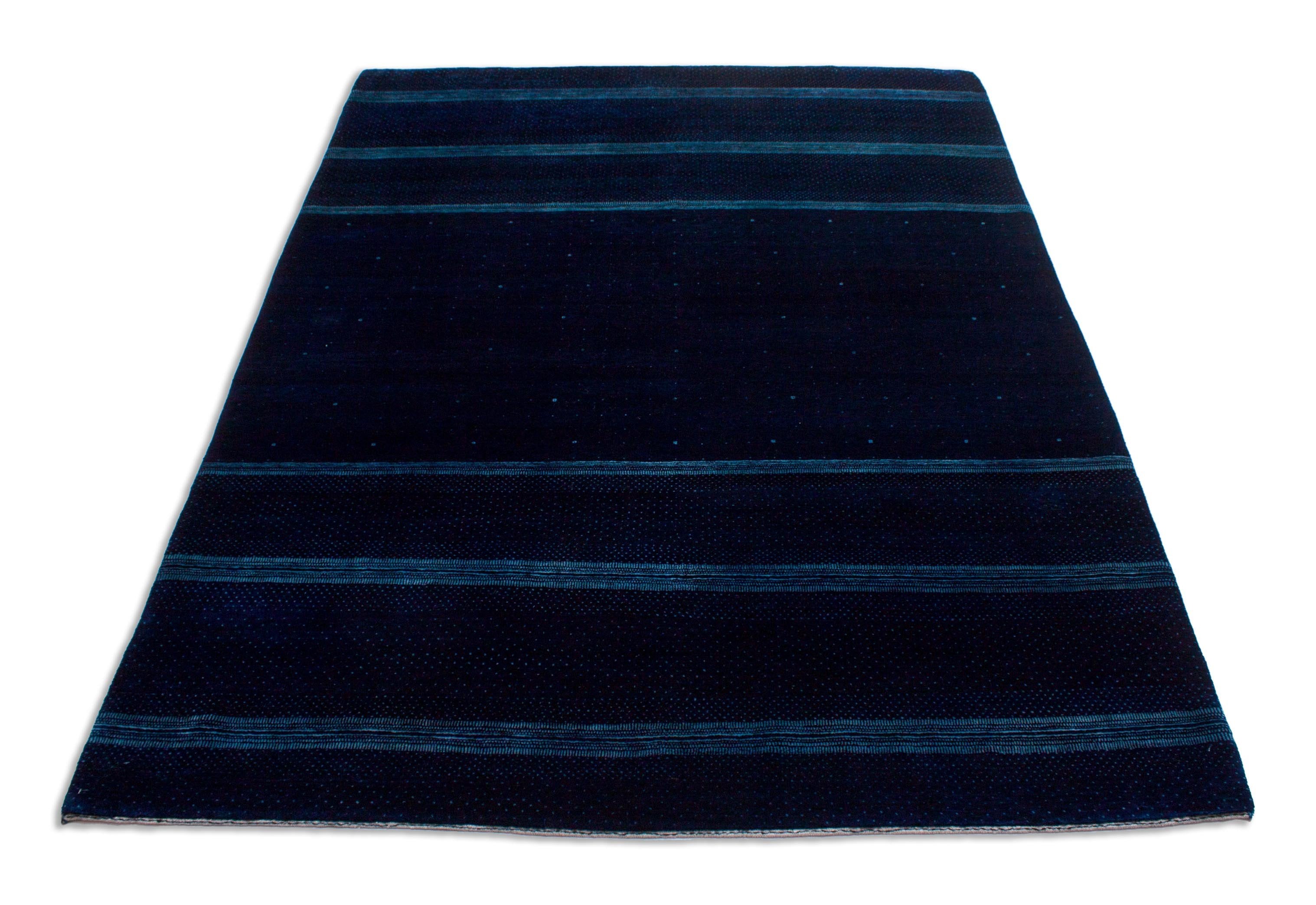 Eine Fotoaufnahme eines Lori Teppichs.