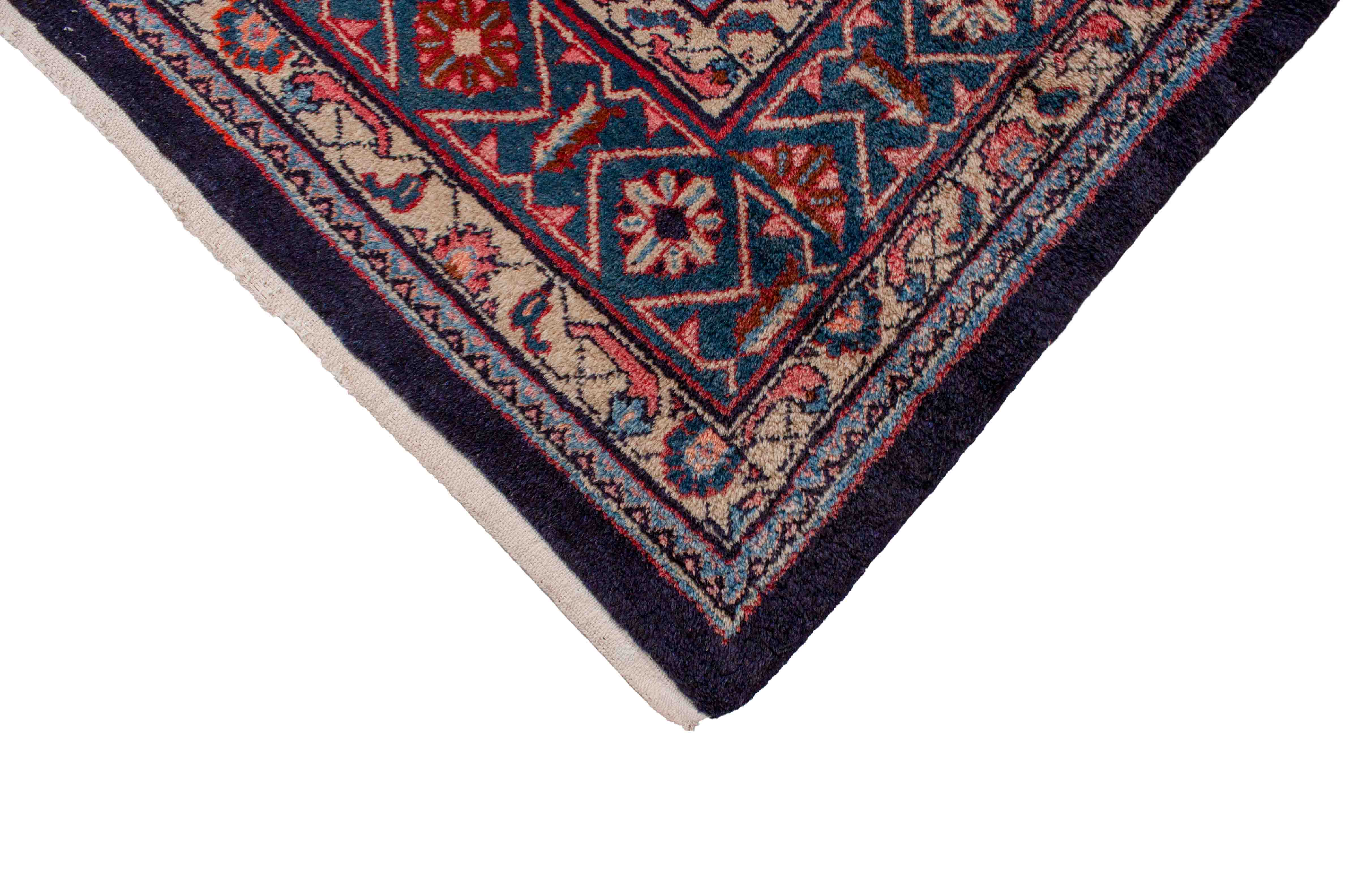 Orientalischer Wiss Teppich in dunkelrot und Muster und 332 cm x 308 cm groß