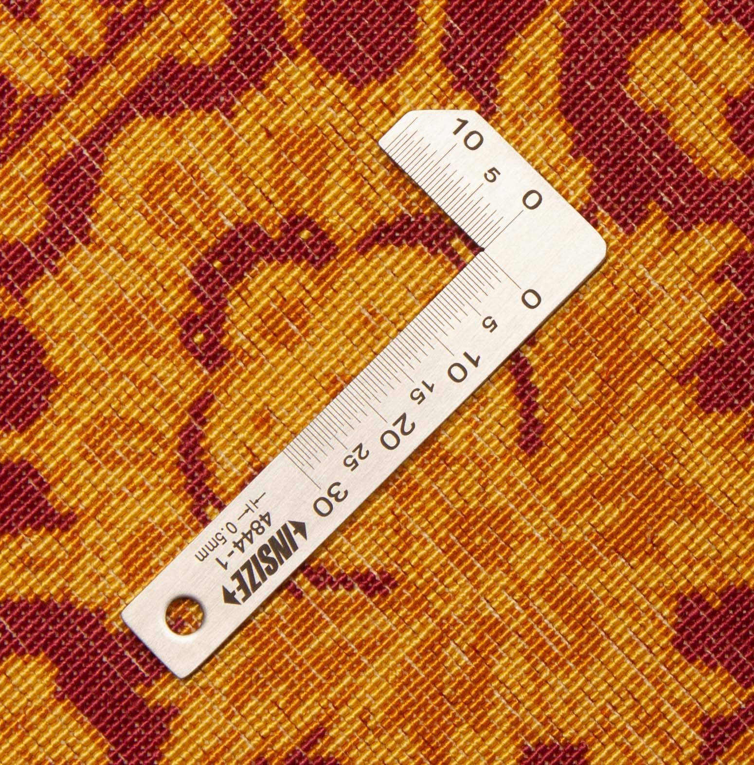 Eine Fotoaufnahme eines Ghom Teppichs.