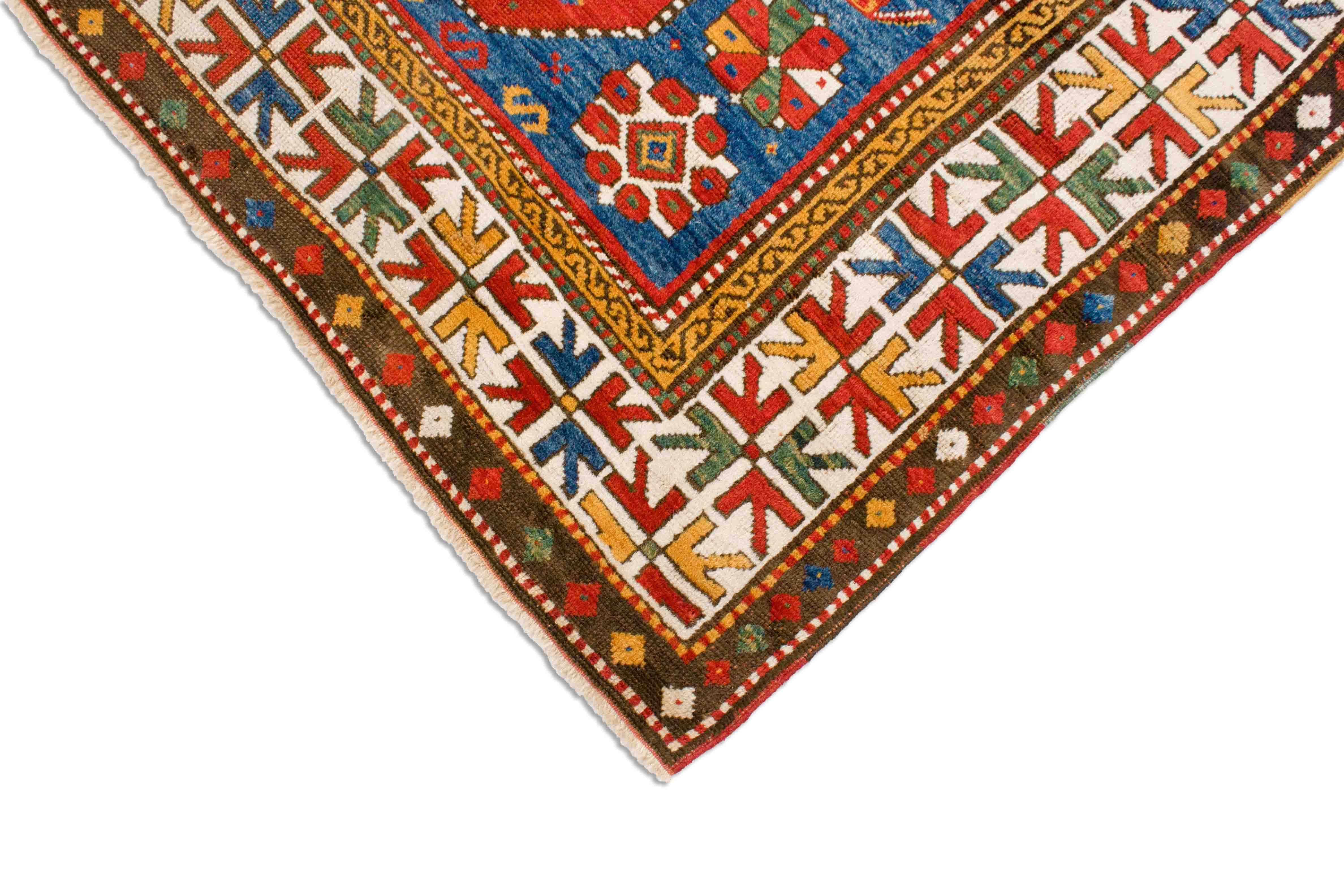 Eine Fotoaufnahme eines Kazak Teppichs.