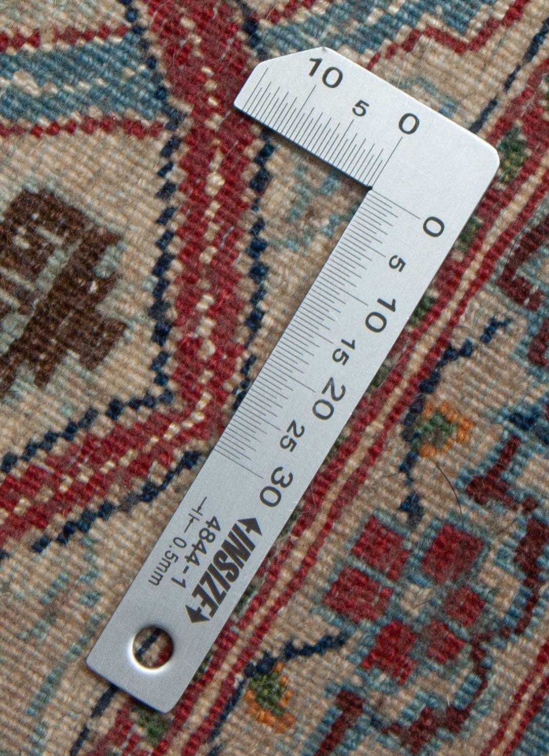 alter Nain Tudeshk Teppich in hellrot und 308 cm x 235 cm groß