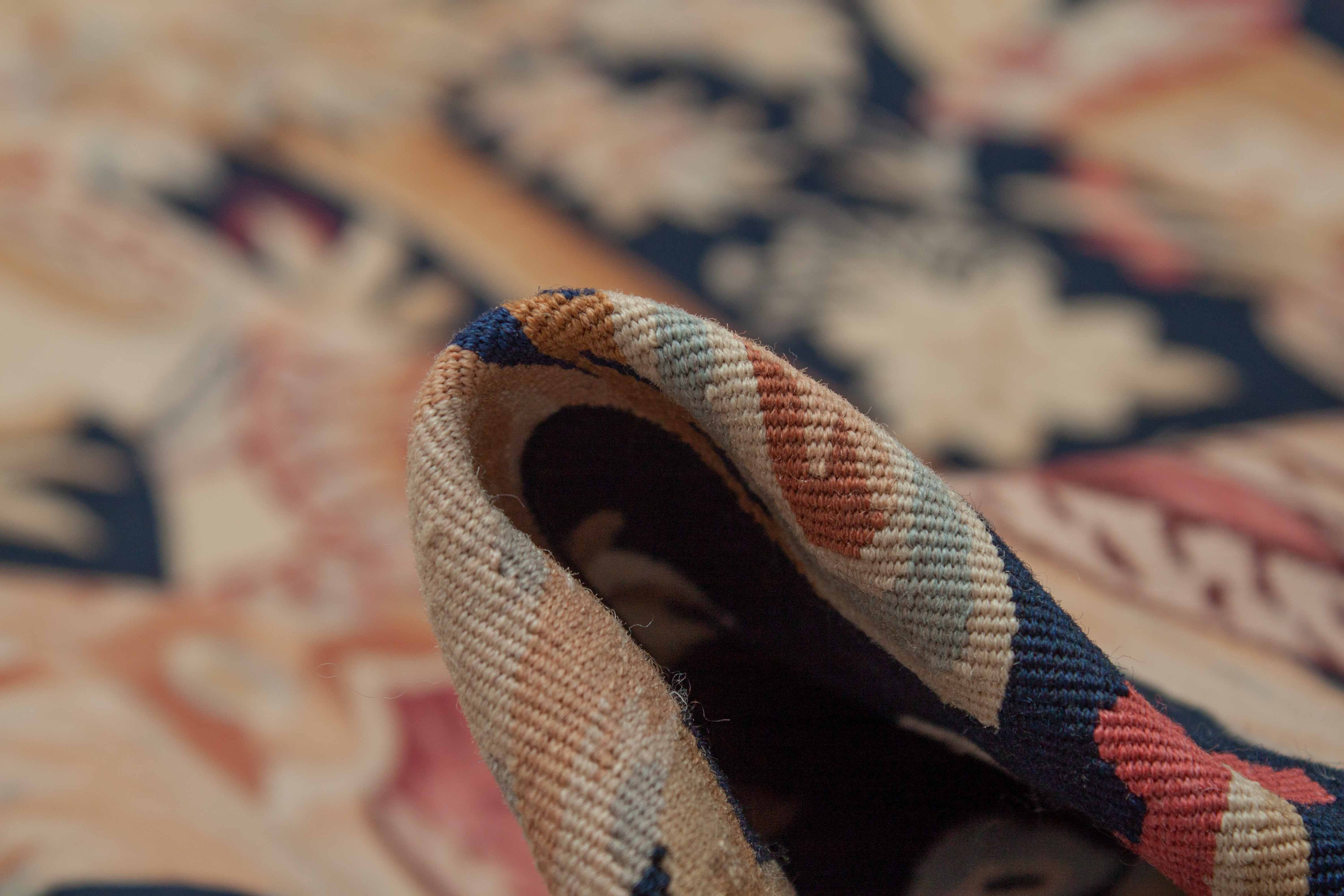 Eine Fotoaufnahme eines Aubusson Teppichs.