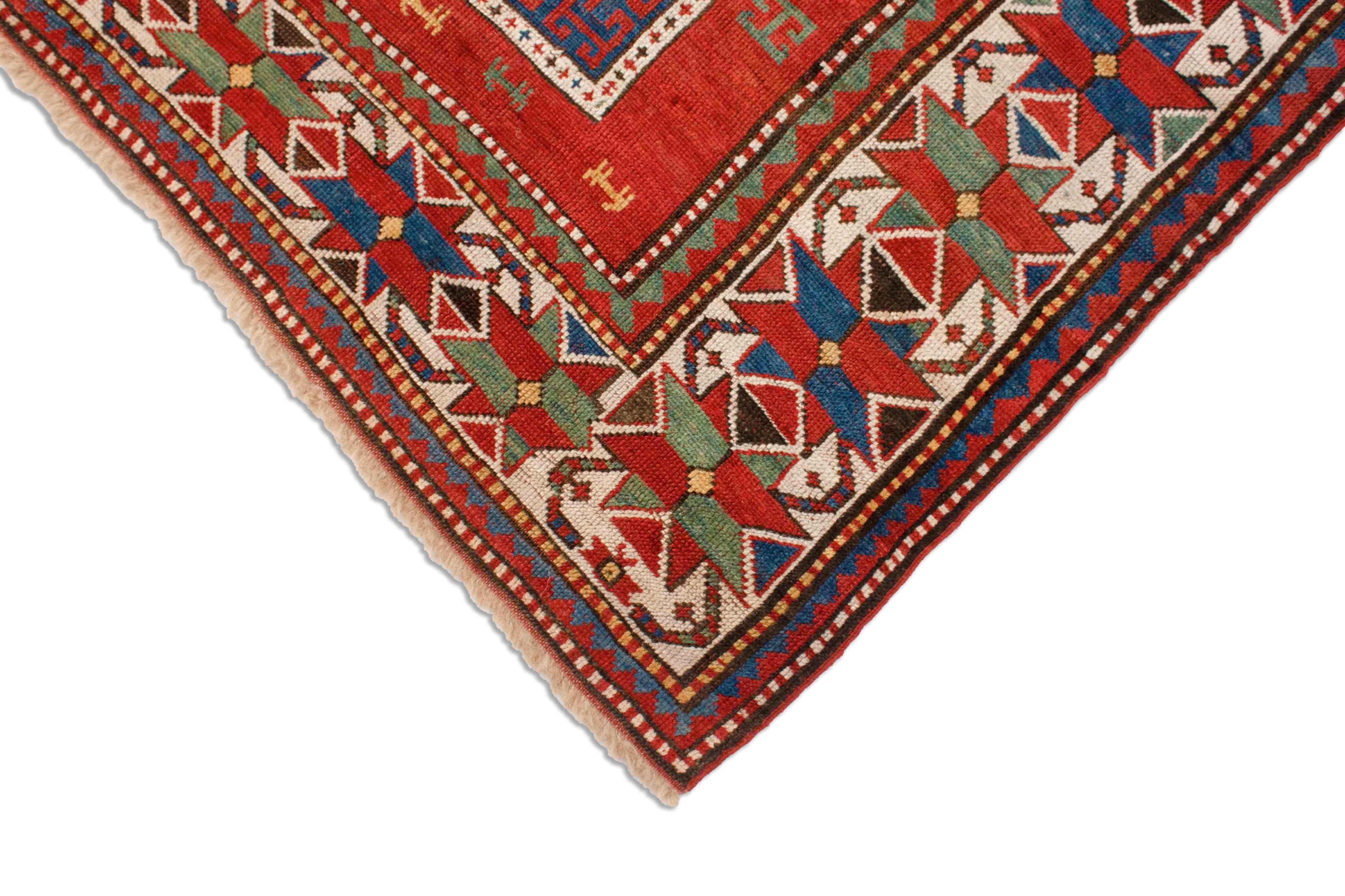 Eine Fotoaufnahme eines Kazak Teppichs.