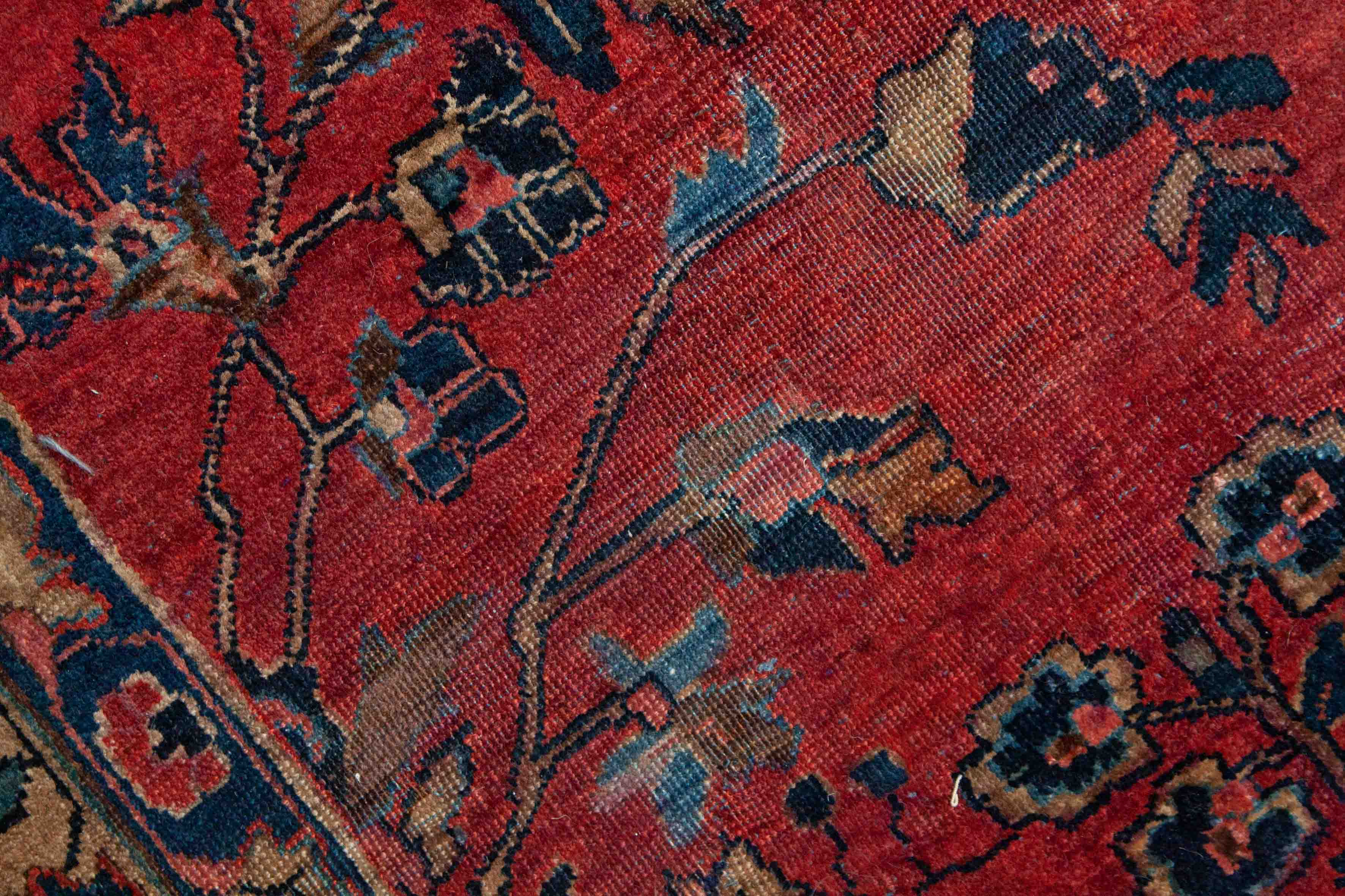 Eine Fotoaufnahme eines Re-Import Sarough Teppichs.