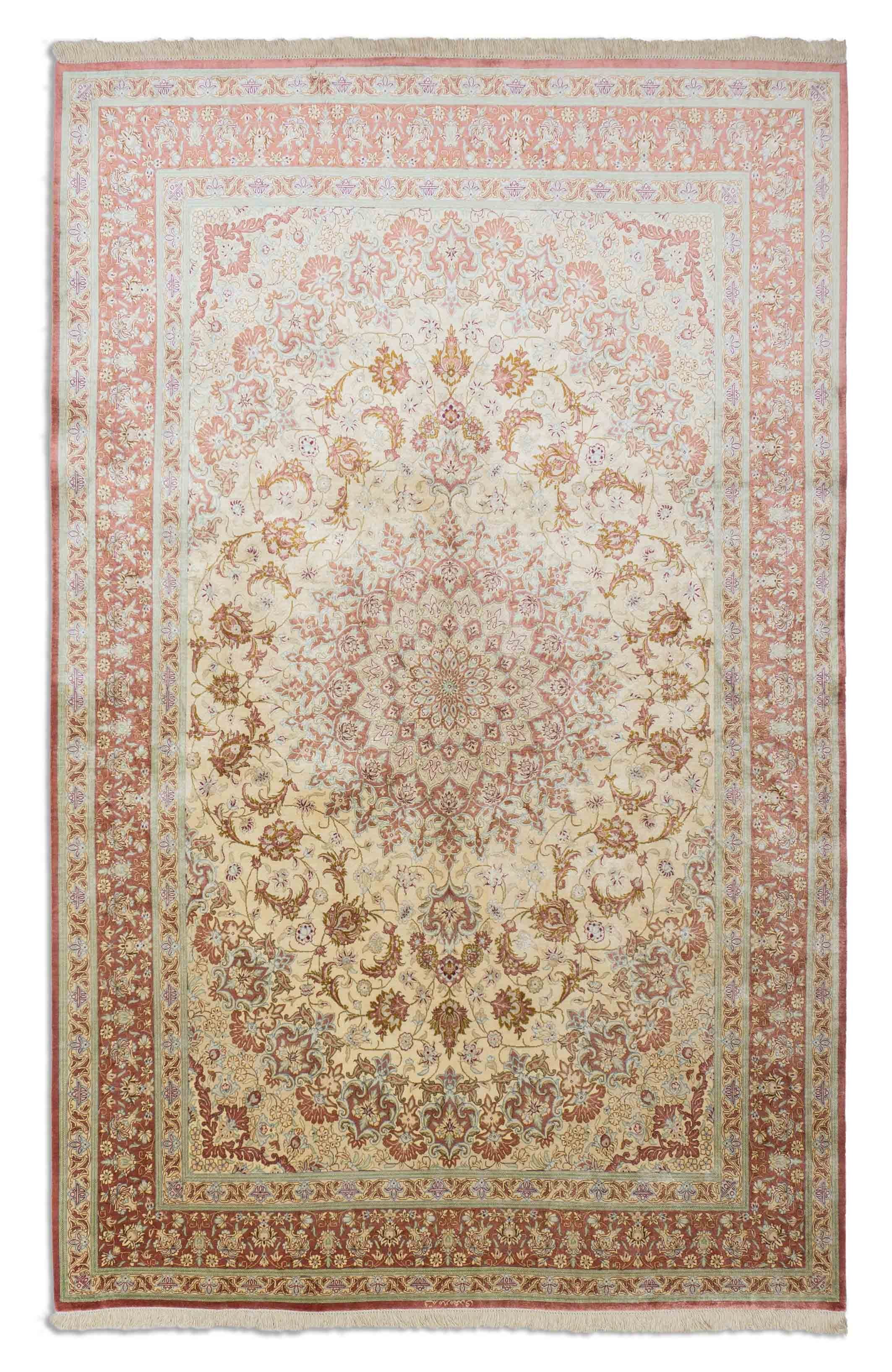 Eine Fotoaufnahme eines Ghom Teppichs.