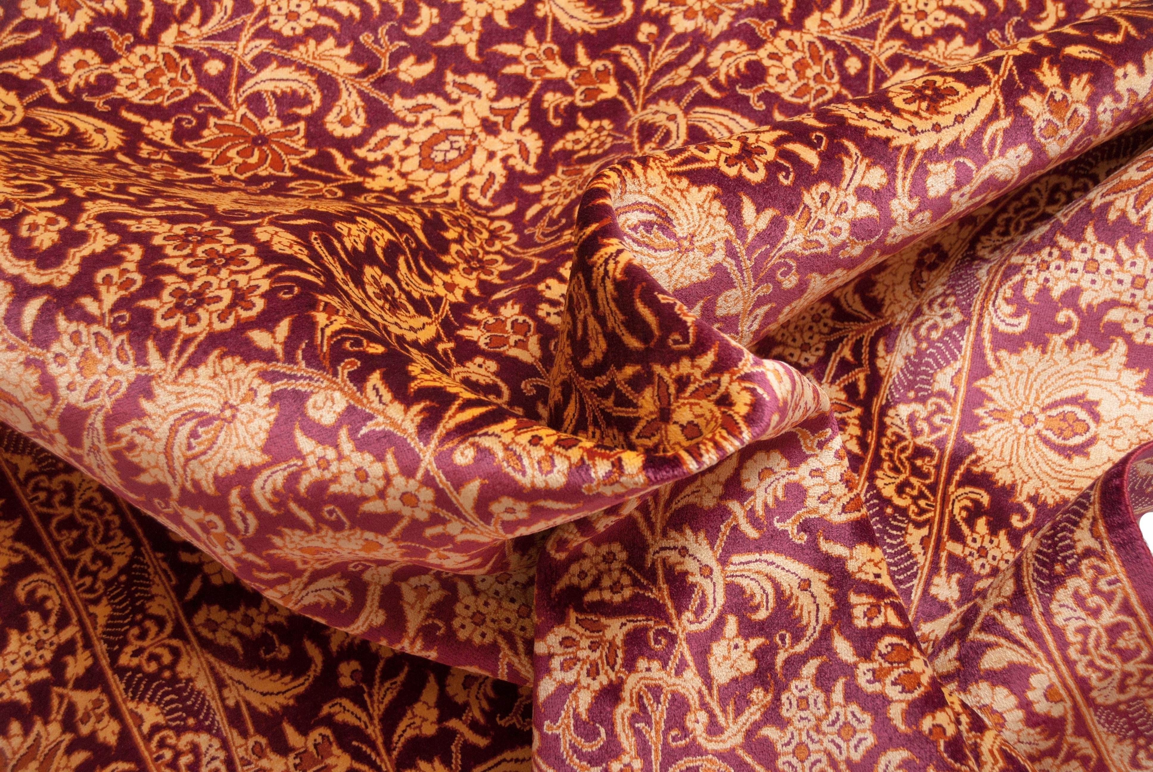 Eine Fotoaufnahme eines Ghom Teppichs.