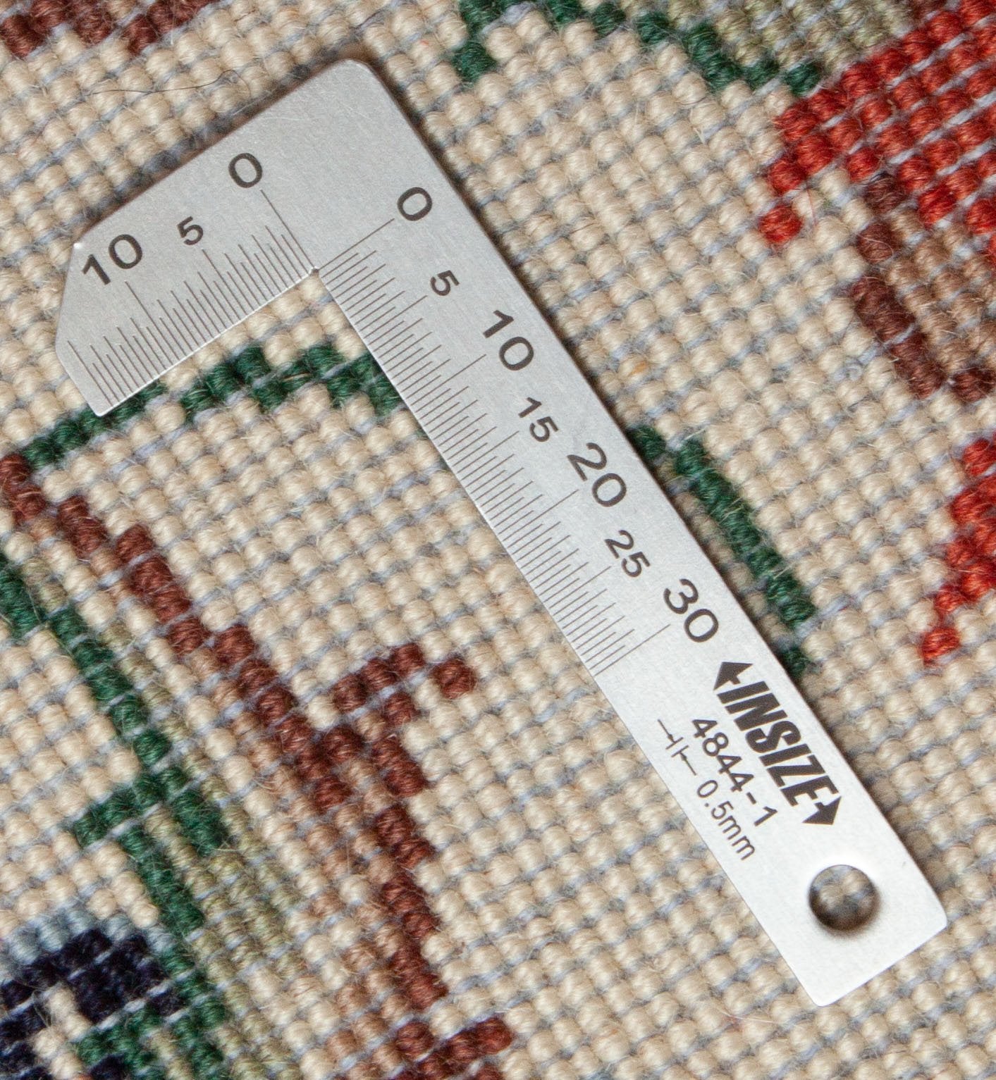 Eine Fotoaufnahme eines Sarough Teppichs.