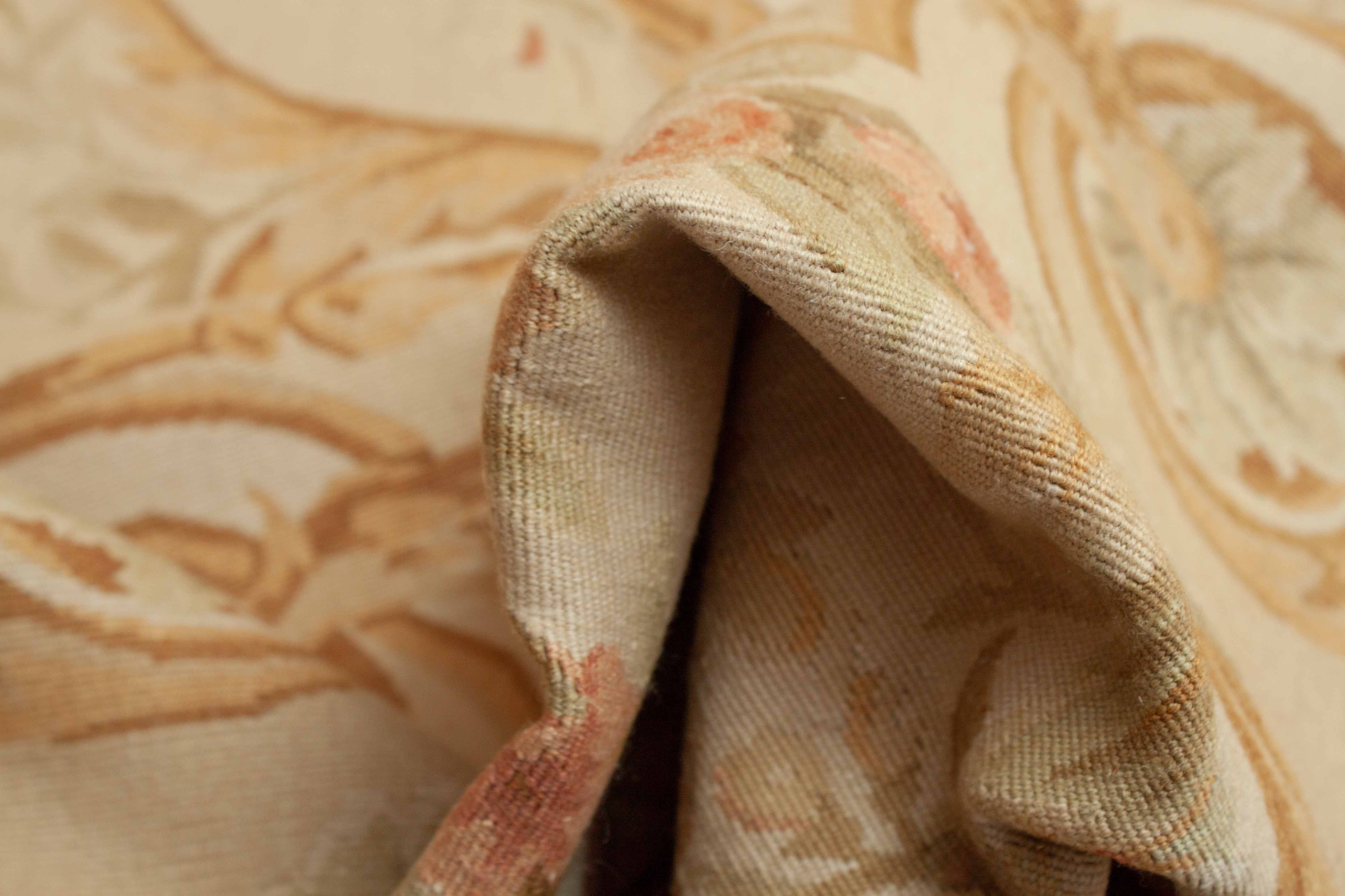 Eine Fotoaufnahme eines Aubusson Teppichs.