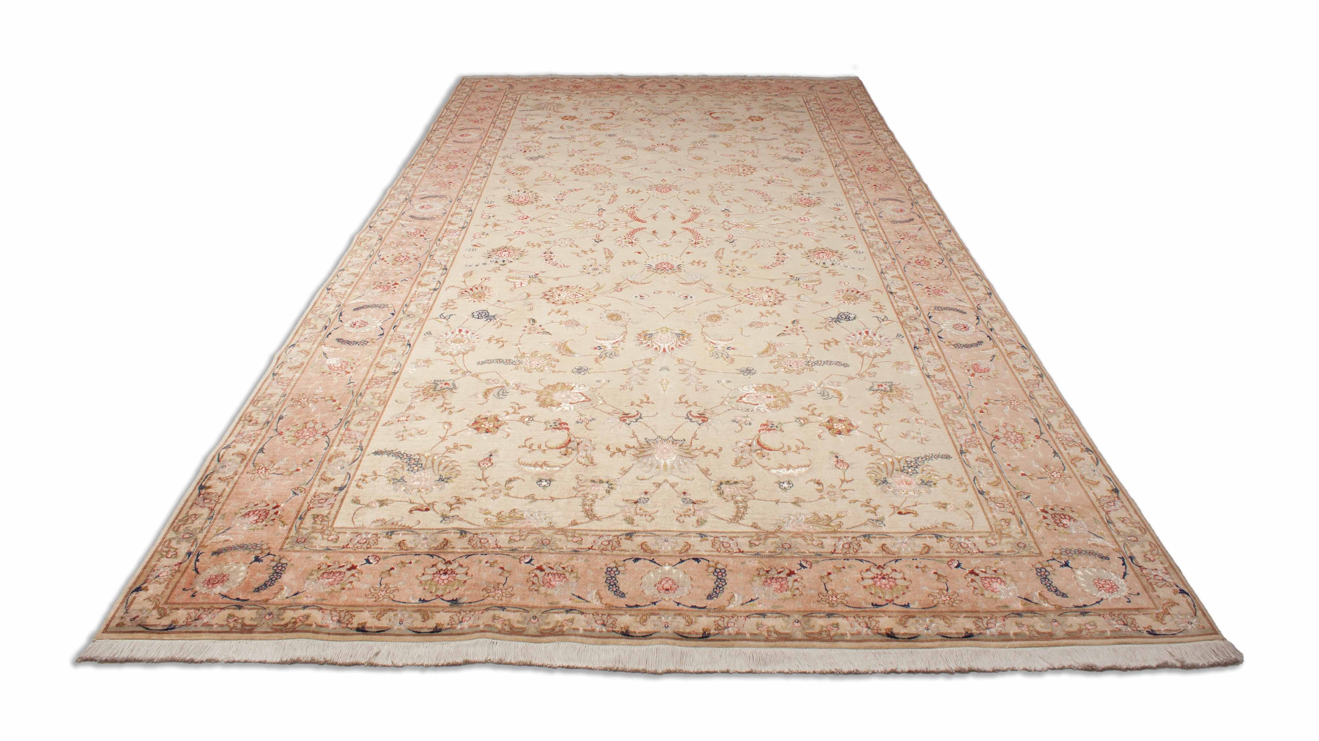 Eine Fotoaufnahme eines Täbriz Teppichs.