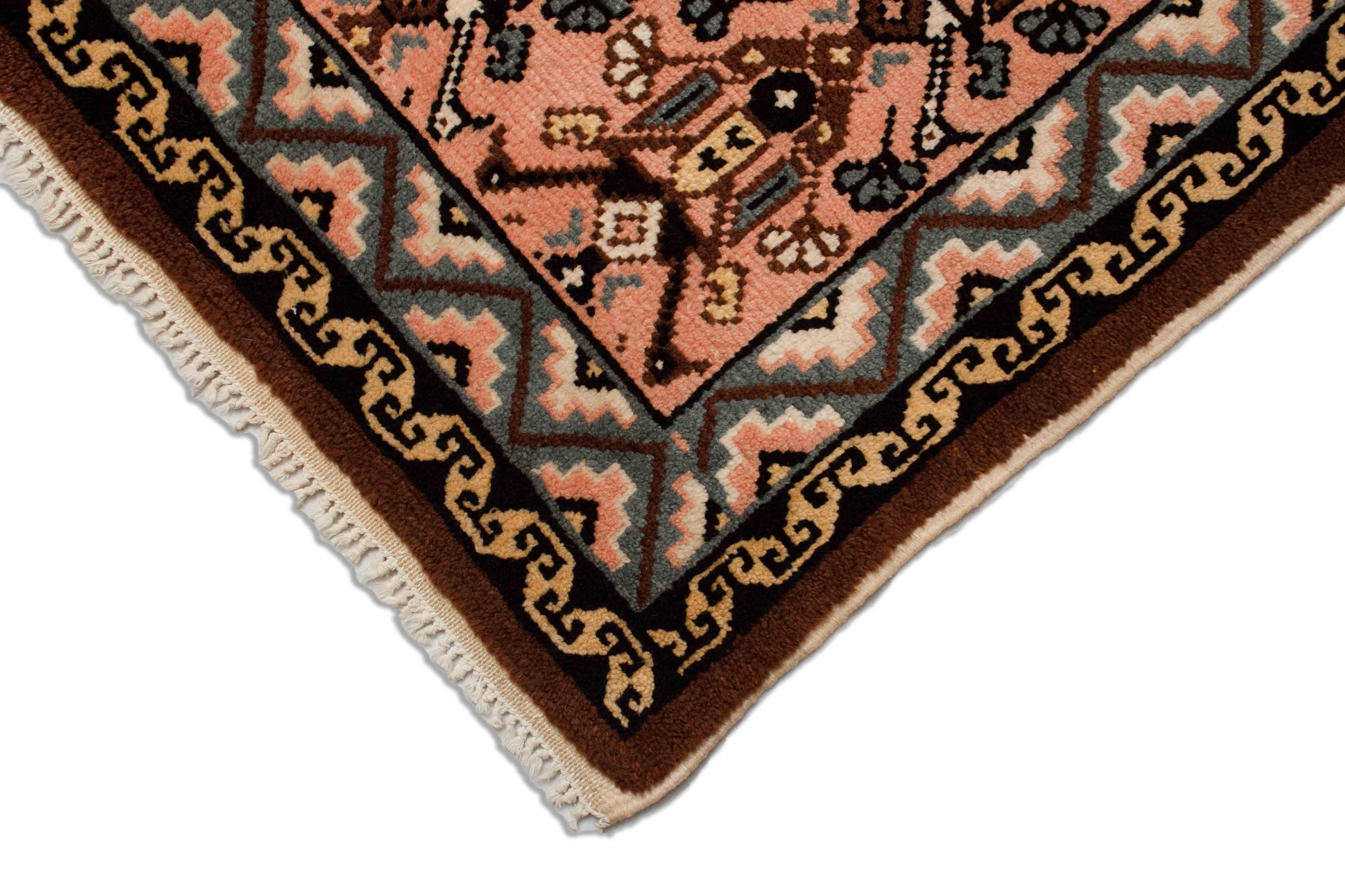 Eine Fotoaufnahme eines Marokkanischer Orientteppich Teppichs.