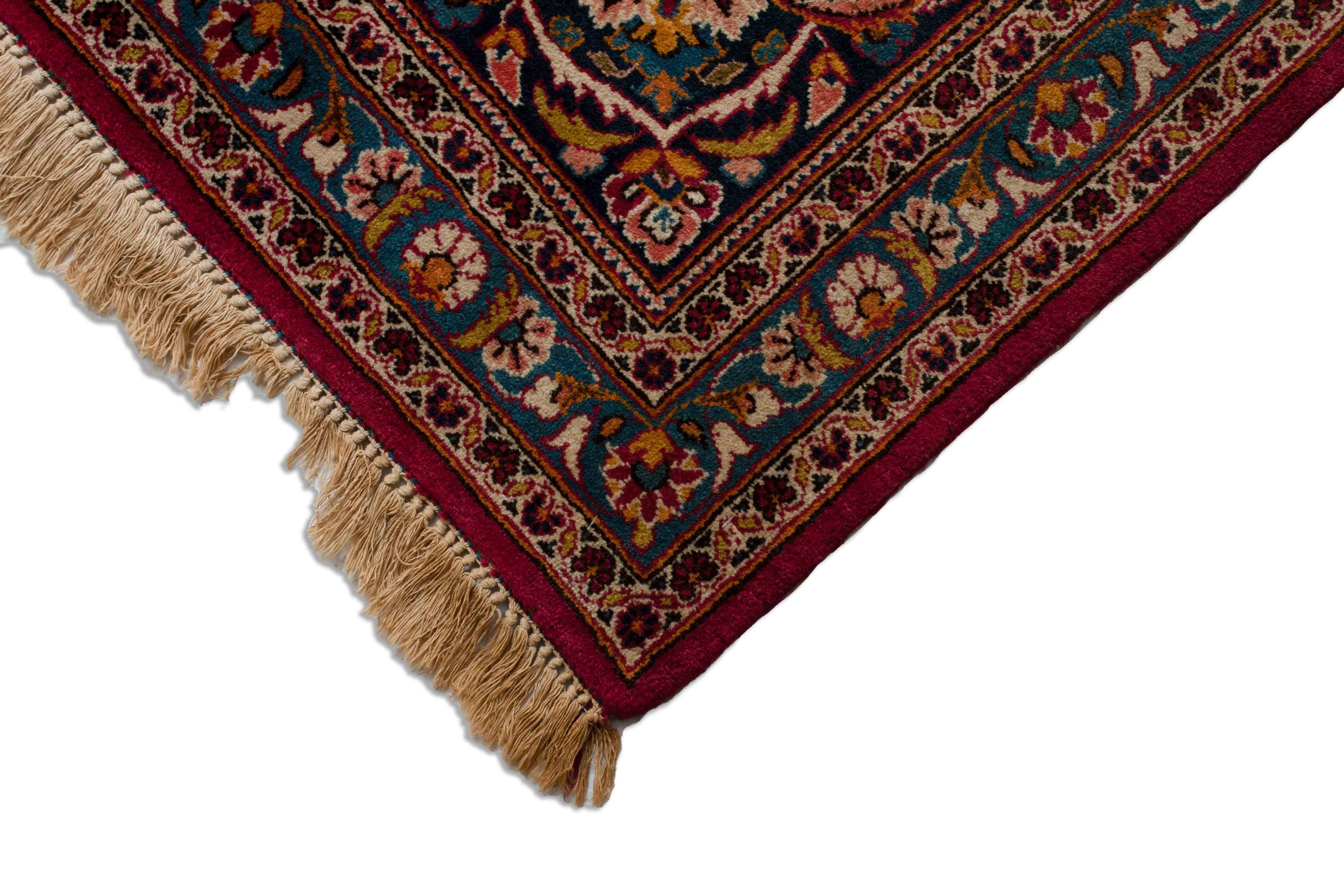 Eine Fotoaufnahme eines Keshan Teppichs.