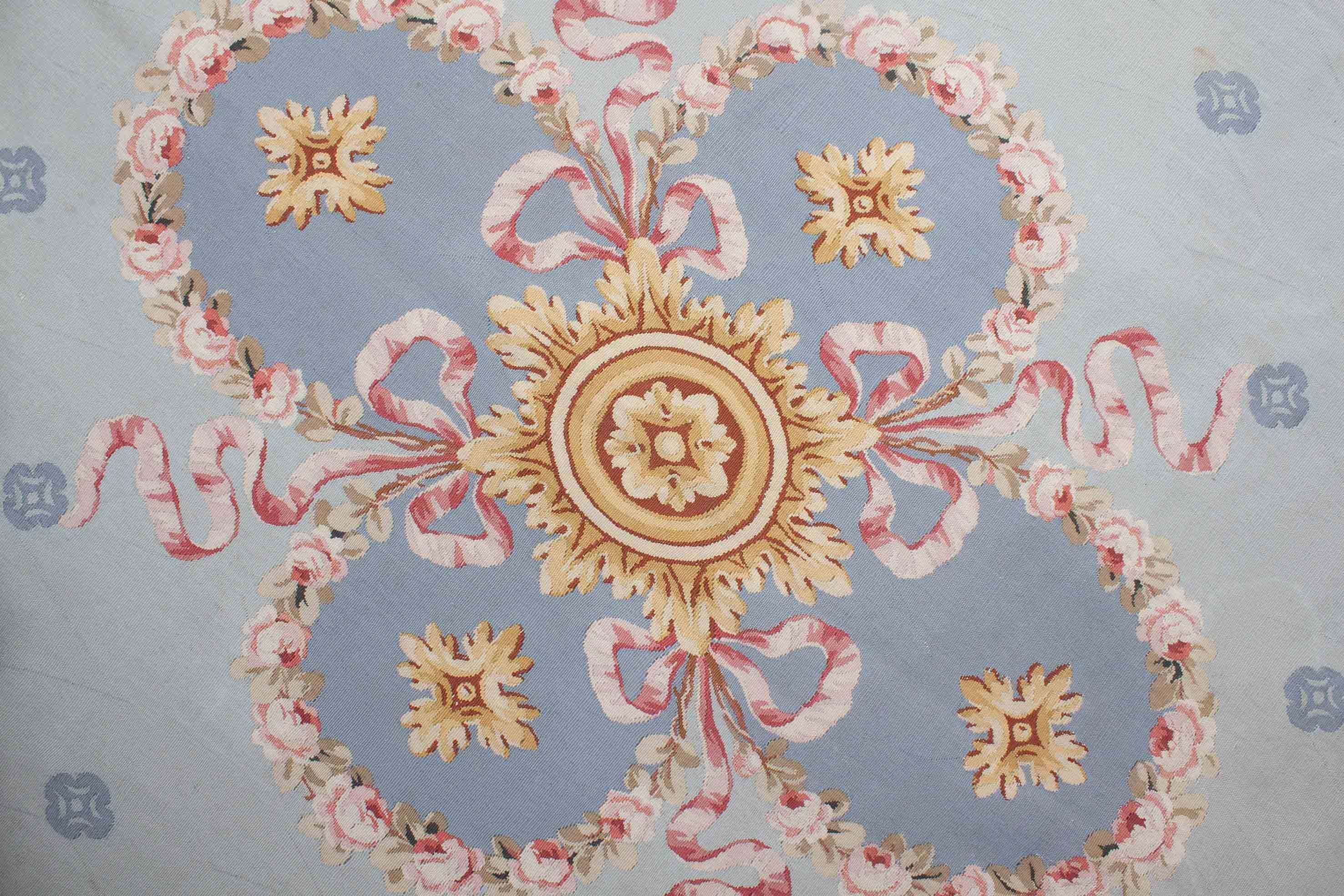 Eine Fotoaufnahme eines Aubusson Teppichs.