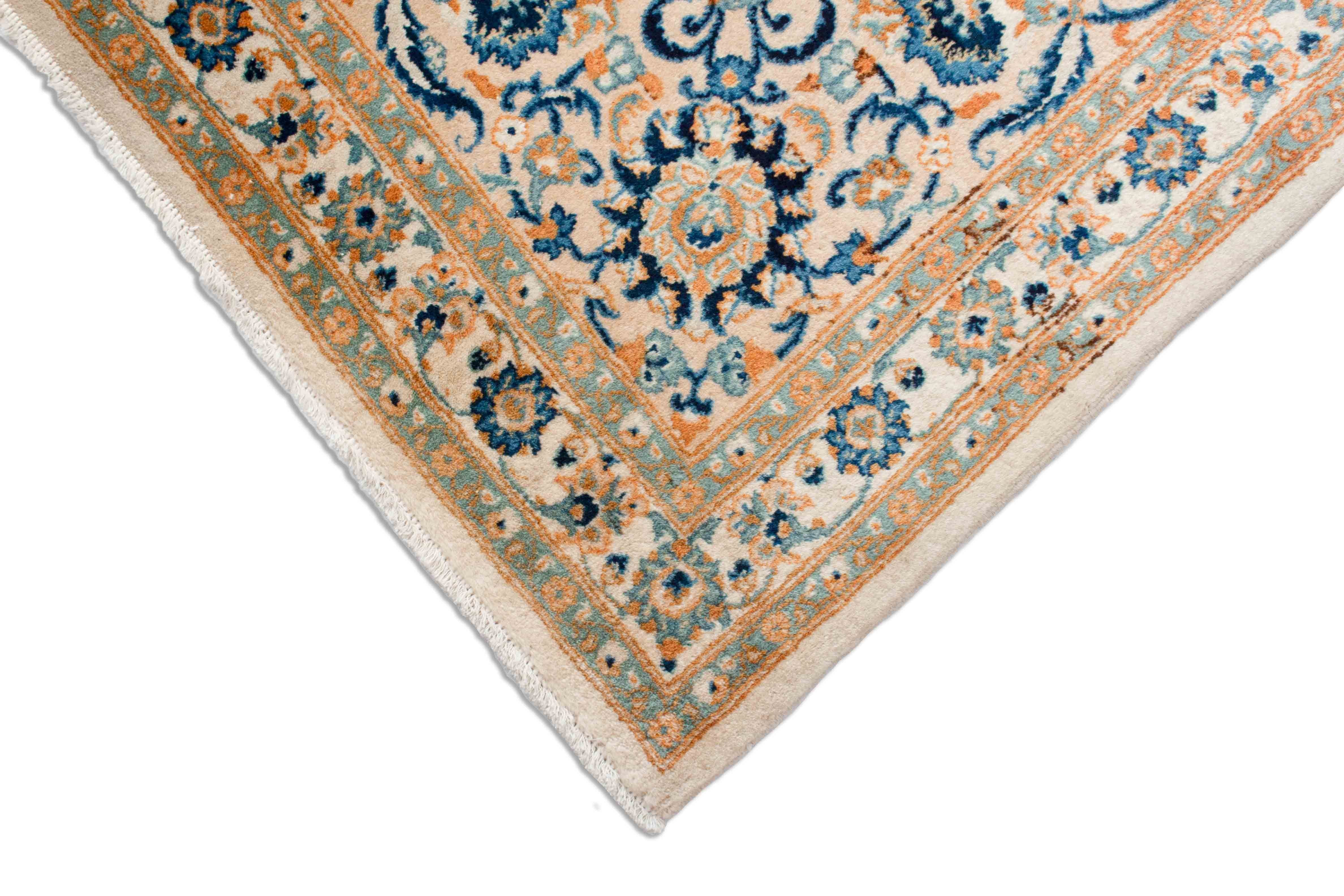 Eine Fotoaufnahme eines Keshan Teppichs.