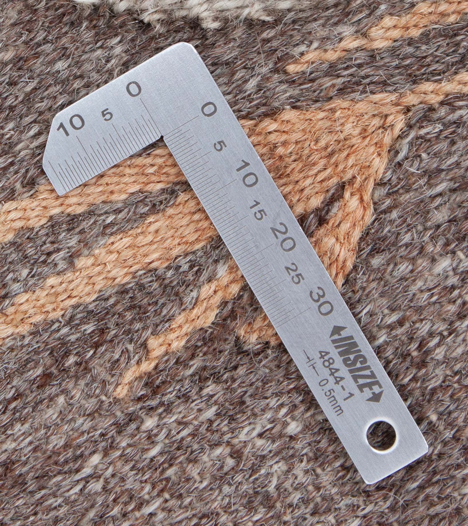 Eine Fotoaufnahme eines Japanischer Kelim Teppichs.