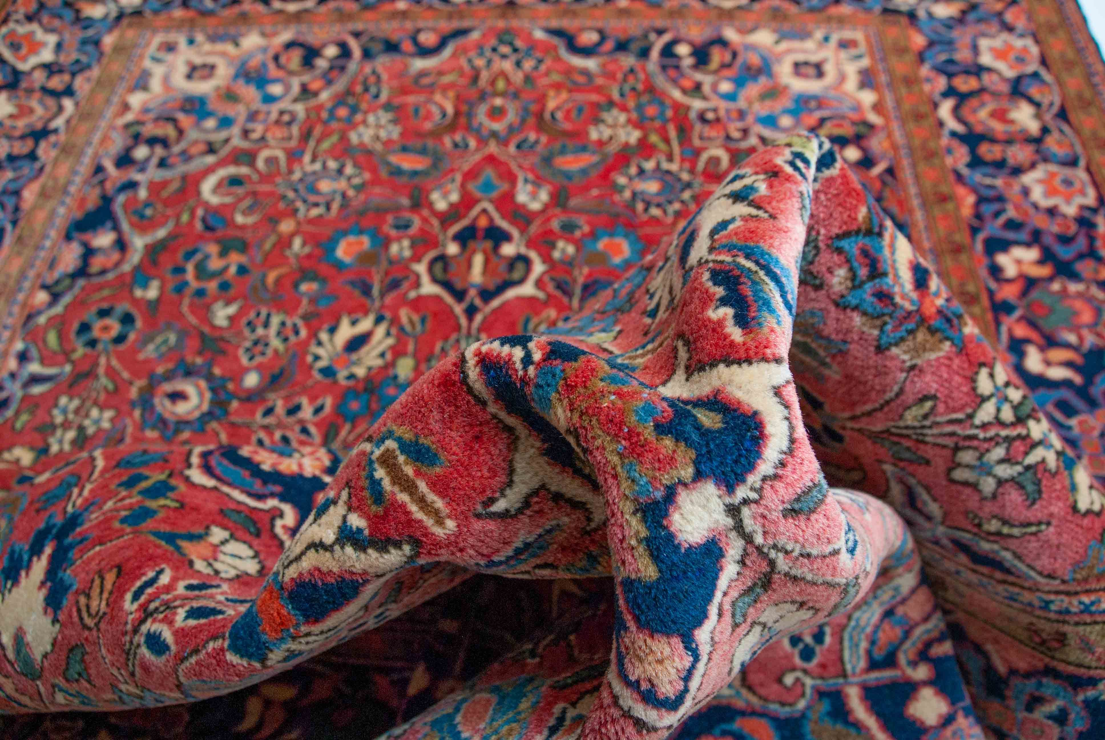 Eine Fotoaufnahme eines Keshan Teppichs.