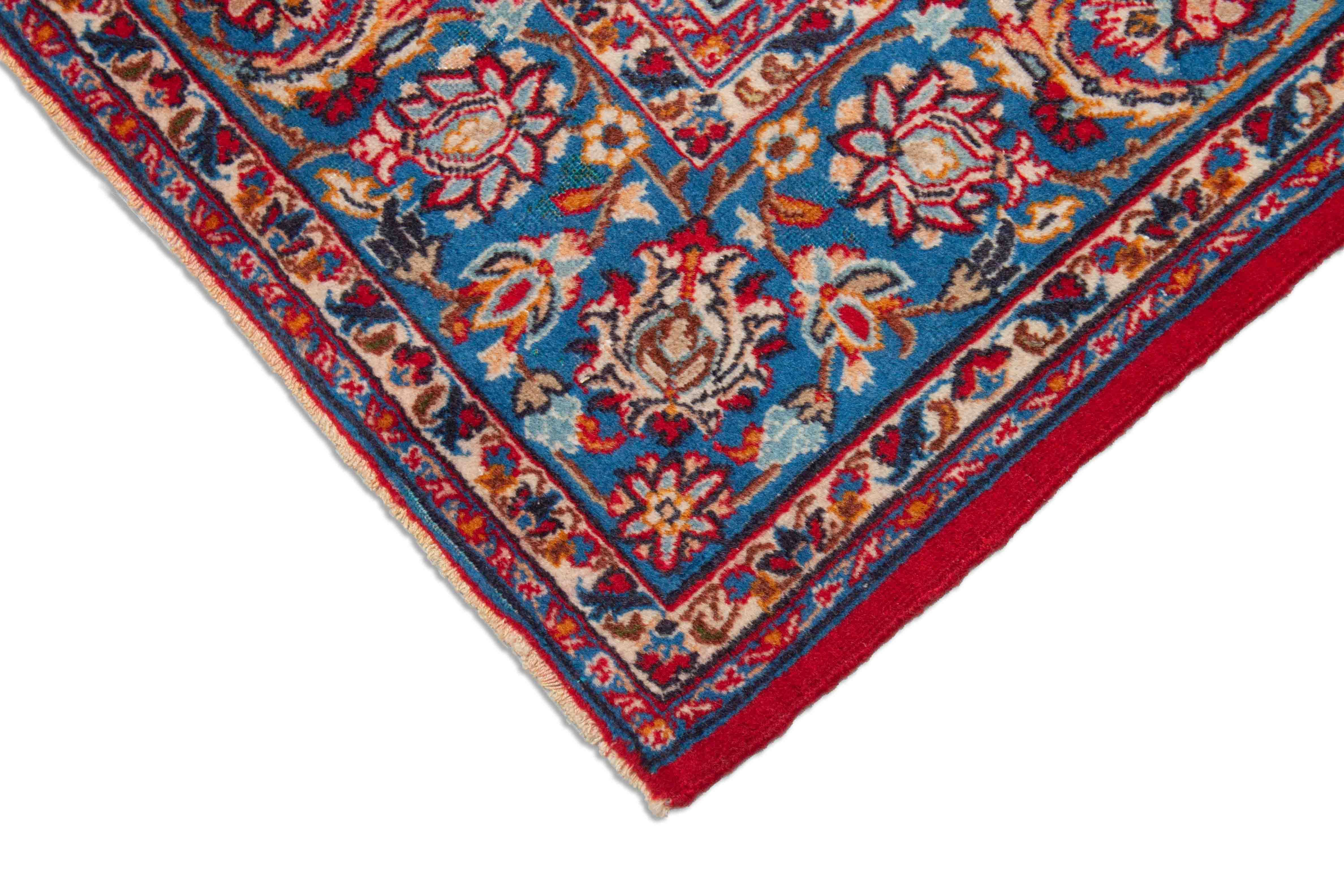 Alter orientalischer Isfahan Teppicb in dunkelrot und 158 cm x 107 cm groß