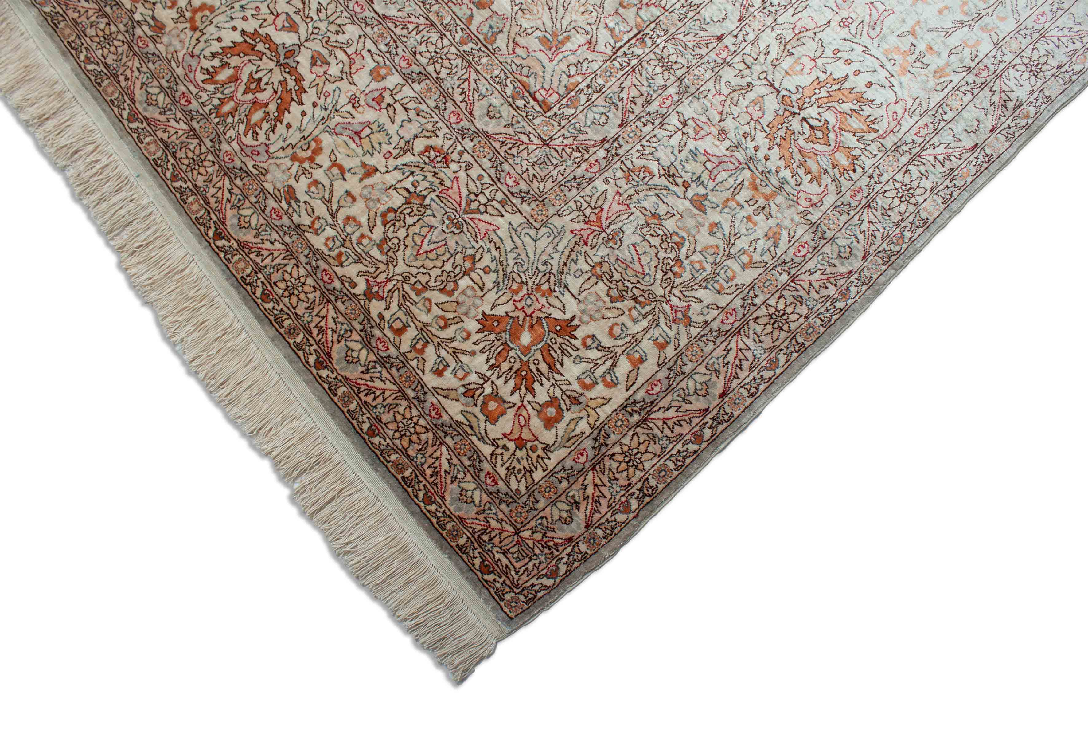 Eine Fotoaufnahme eines Kayseri Teppichs.