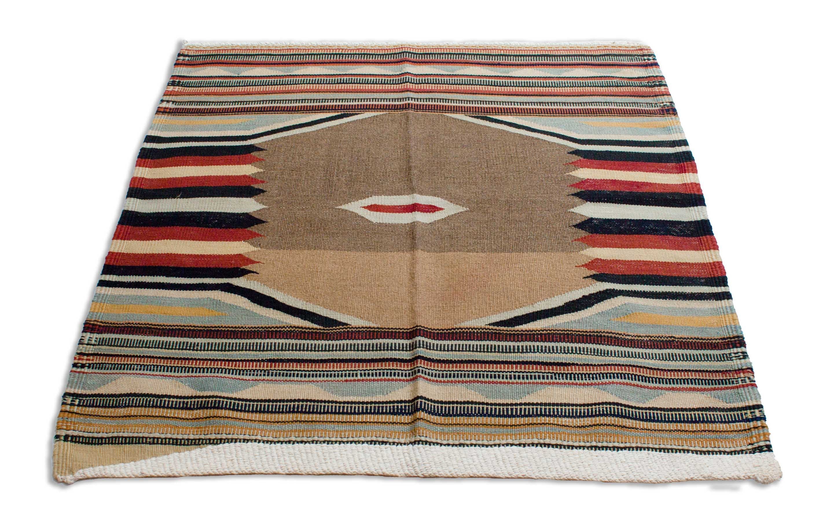 Eine Fotoaufnahme eines Sofreh Teppichs.