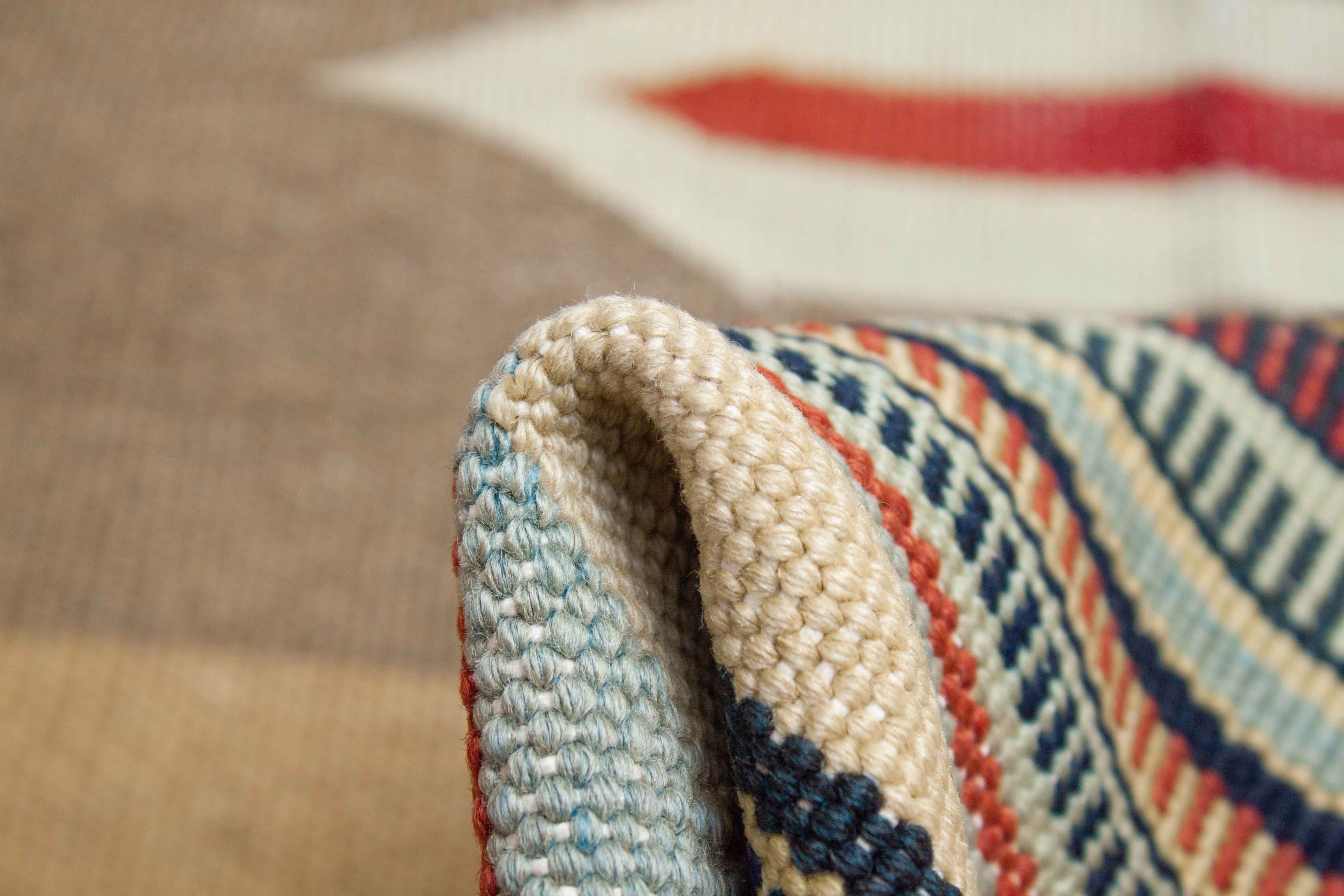 Eine Fotoaufnahme eines Sofreh Teppichs.