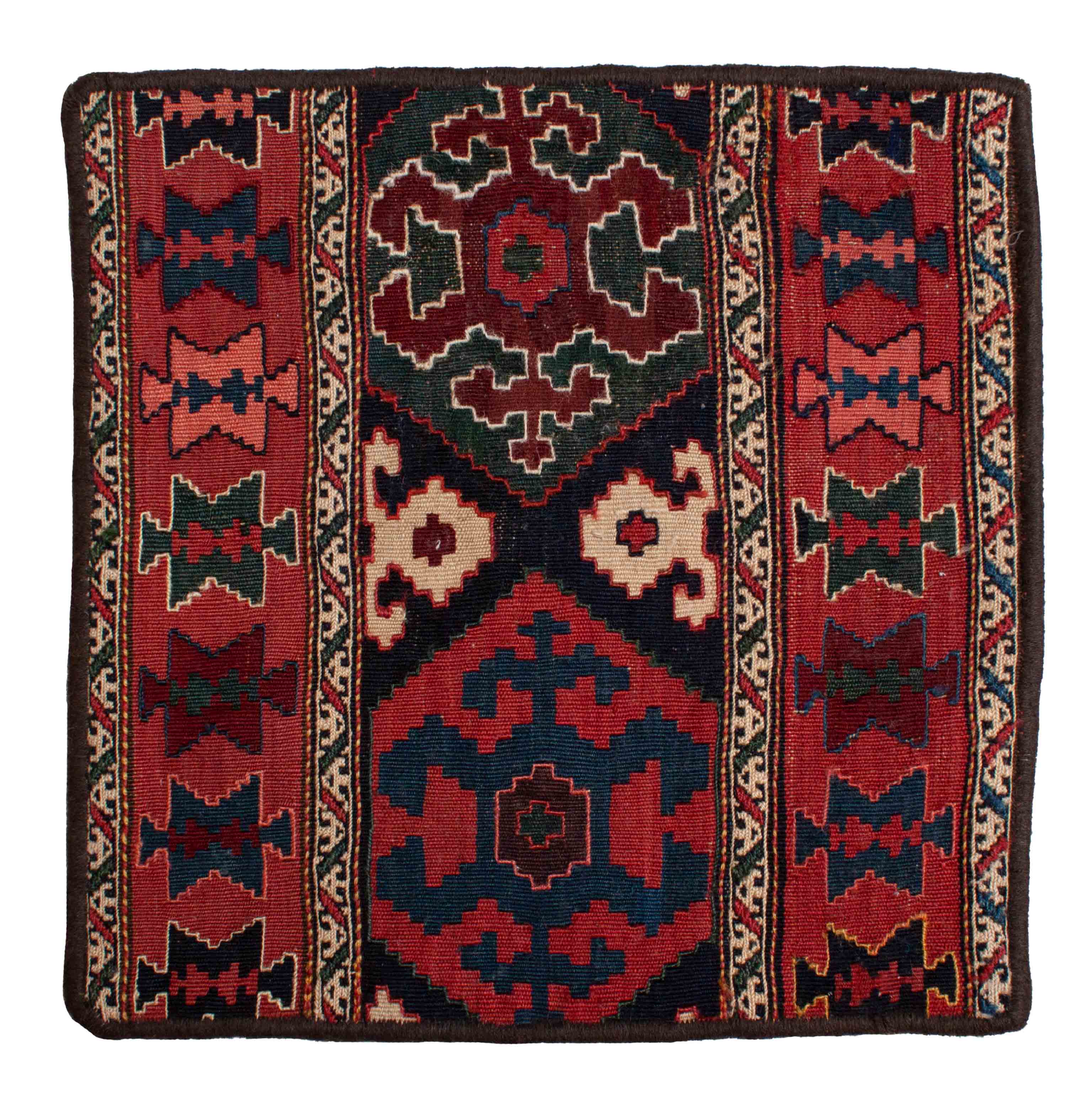 Eine Fotoaufnahme eines Kelim Teppichs.