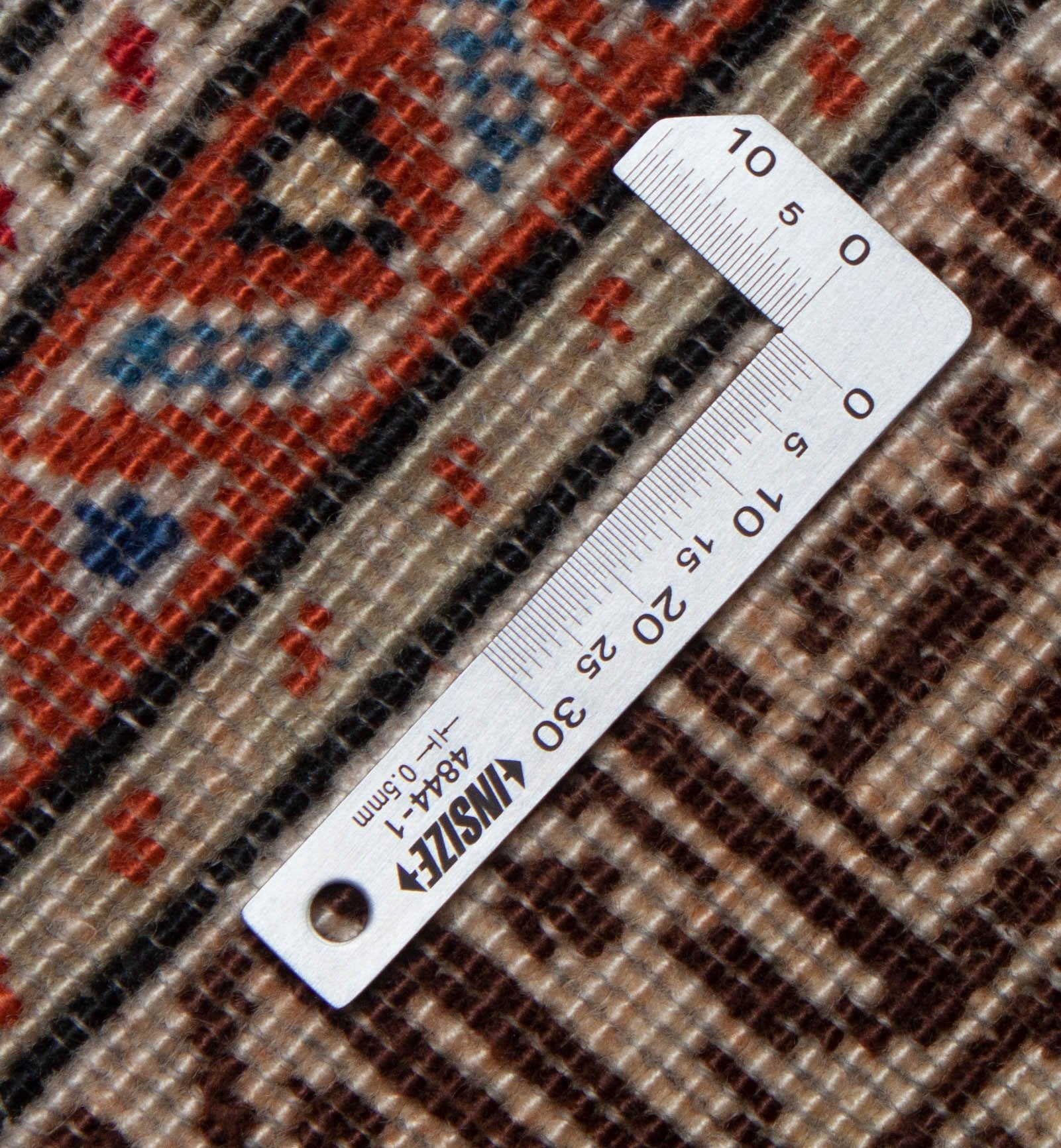 Eine Fotoaufnahme eines Kayseri aus merzerisierter Baumwolle Teppichs.