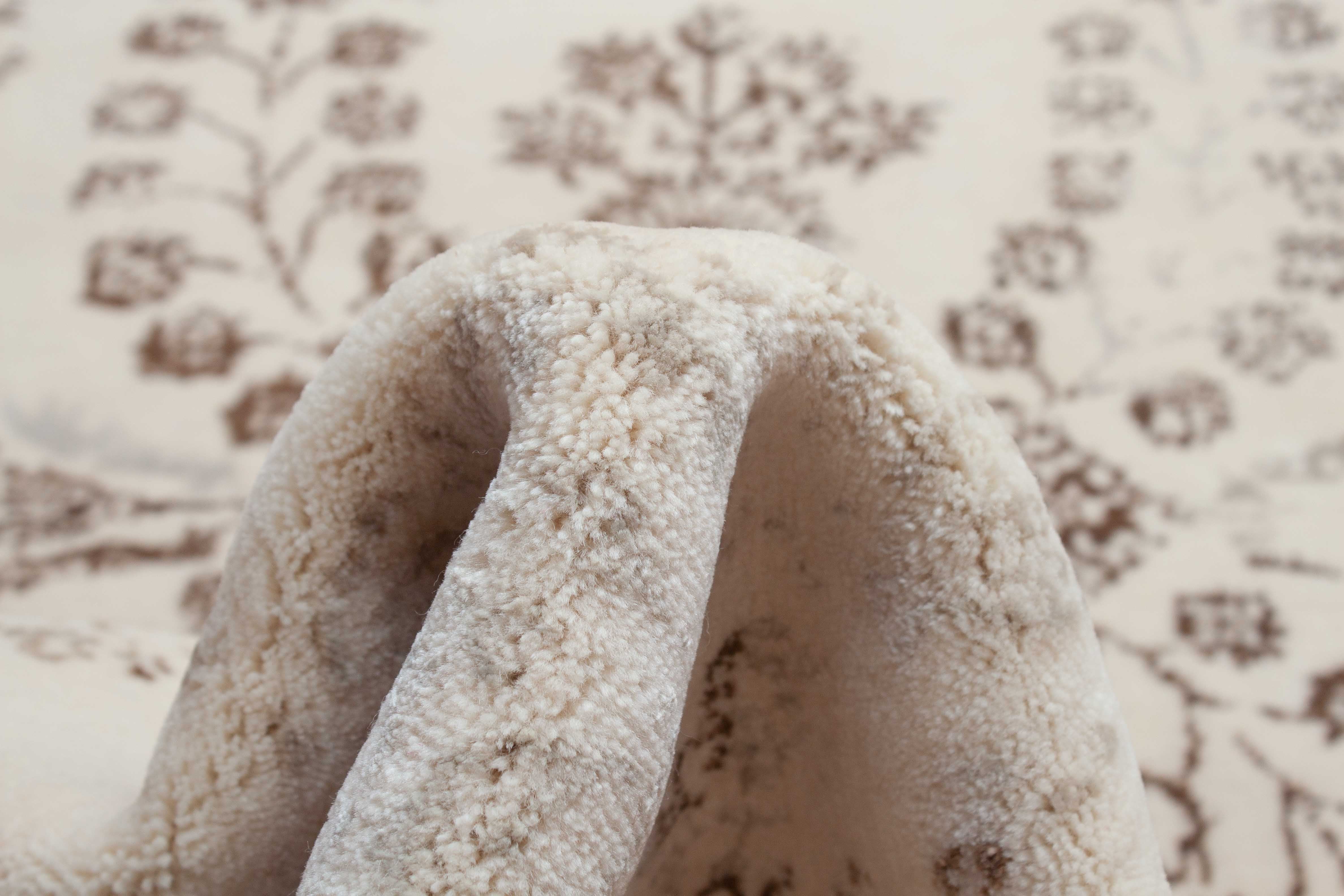 Eine Fotoaufnahme eines Neo Nain Teppichs.