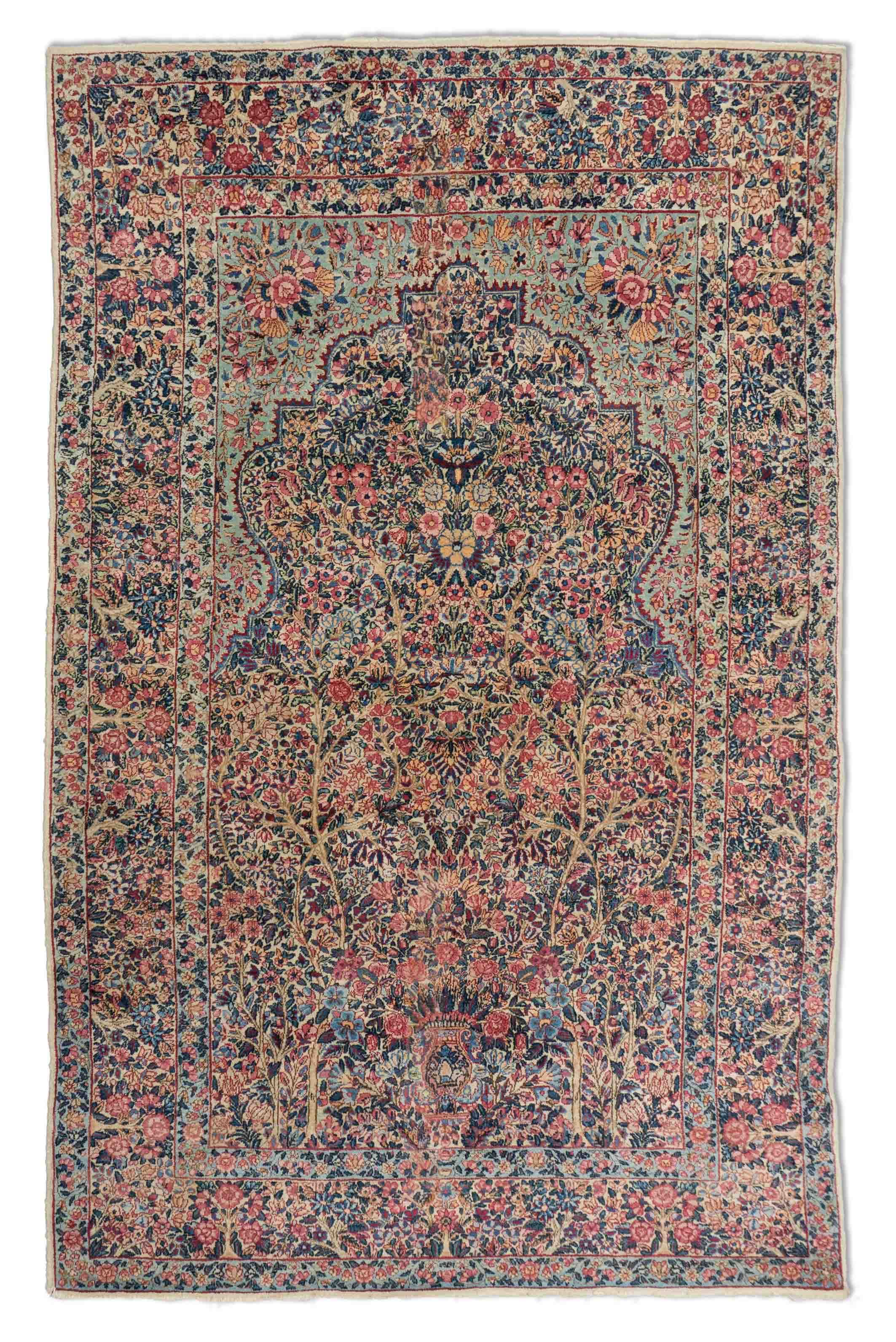 Eine Fotoaufnahme eines Kerman Teppichs.