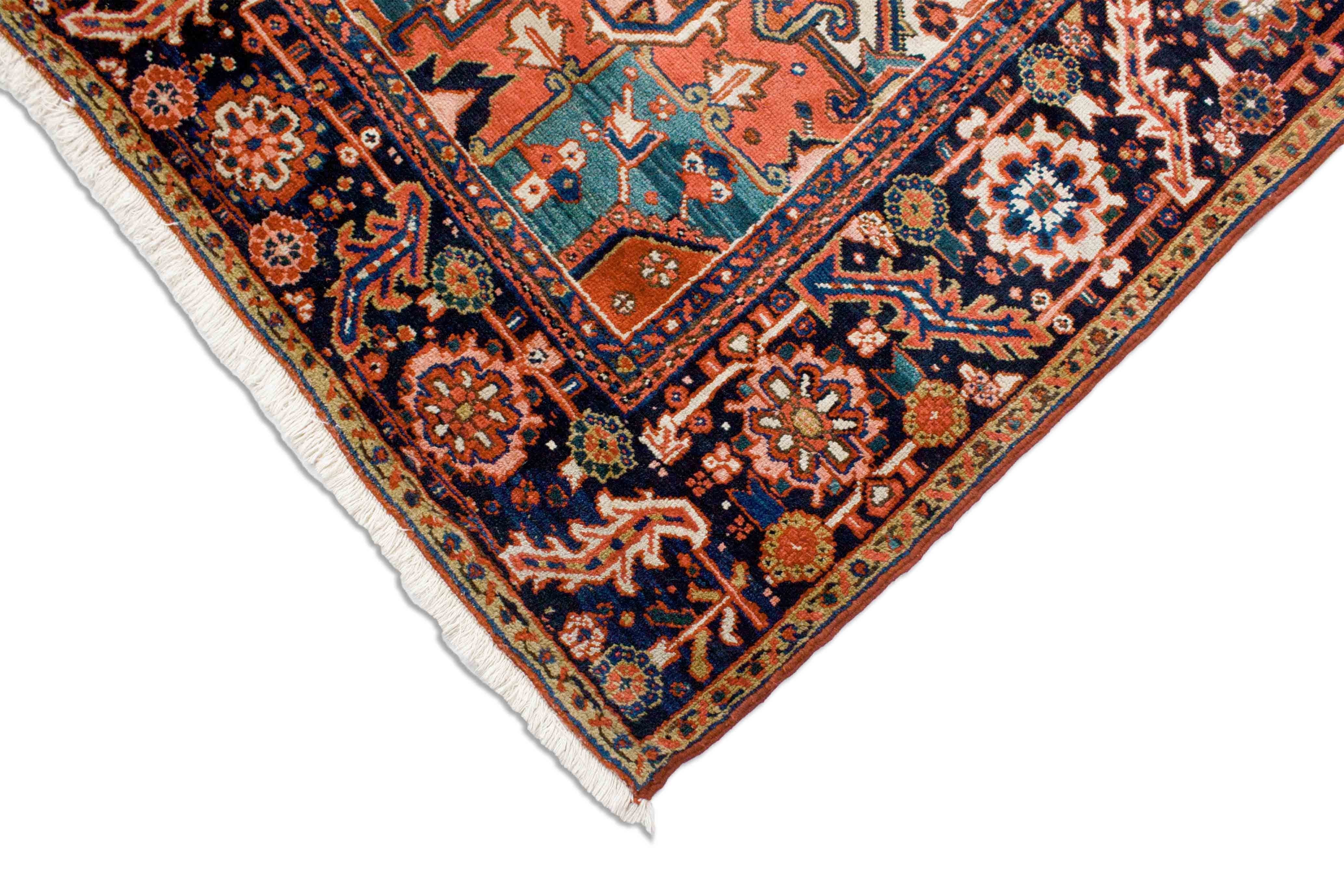 Eine Fotoaufnahme eines Heriz Teppichs.