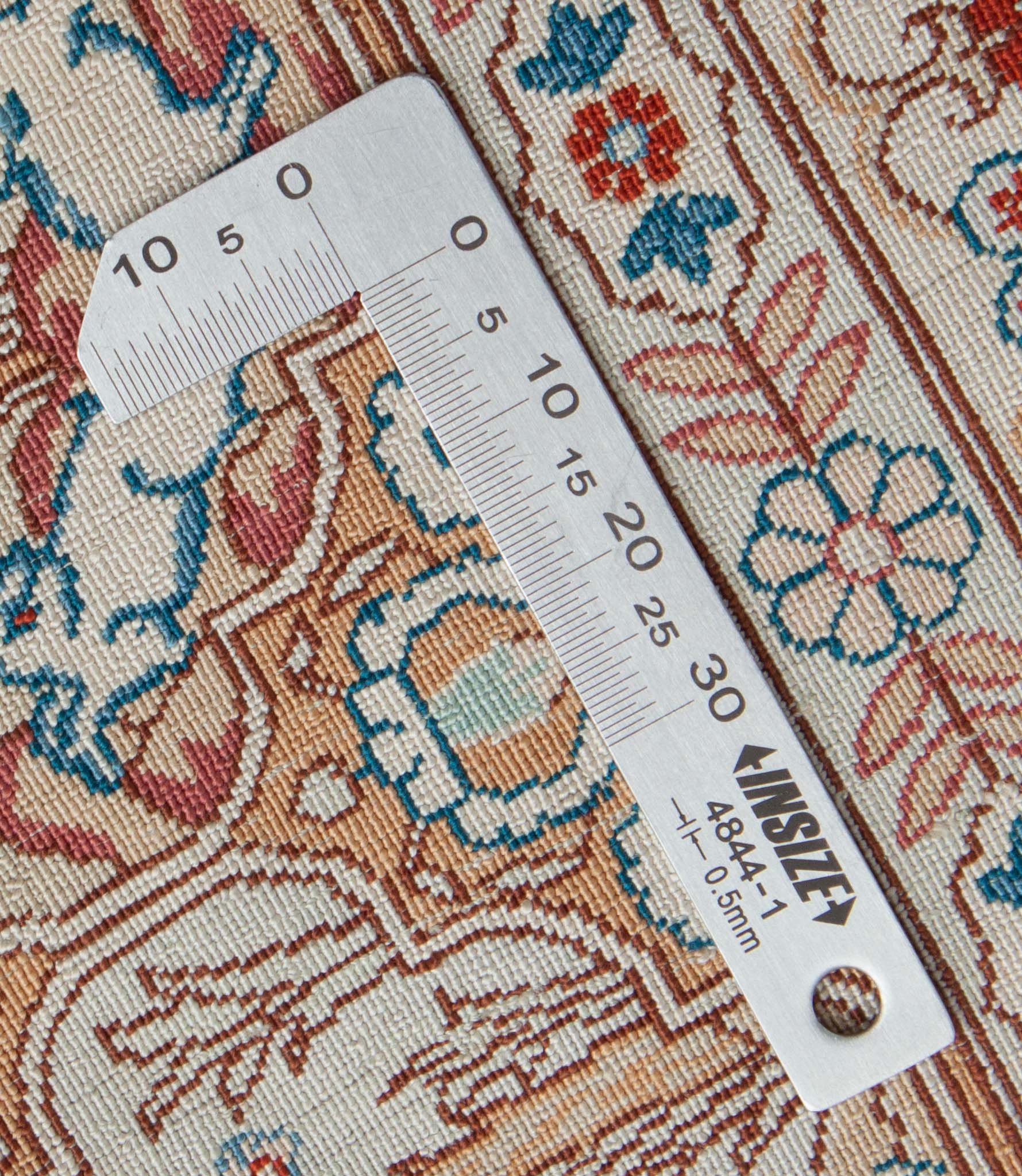 Antiker Hereke aus reiner Seide | 110 cm x 90 cm | Nr. 17044