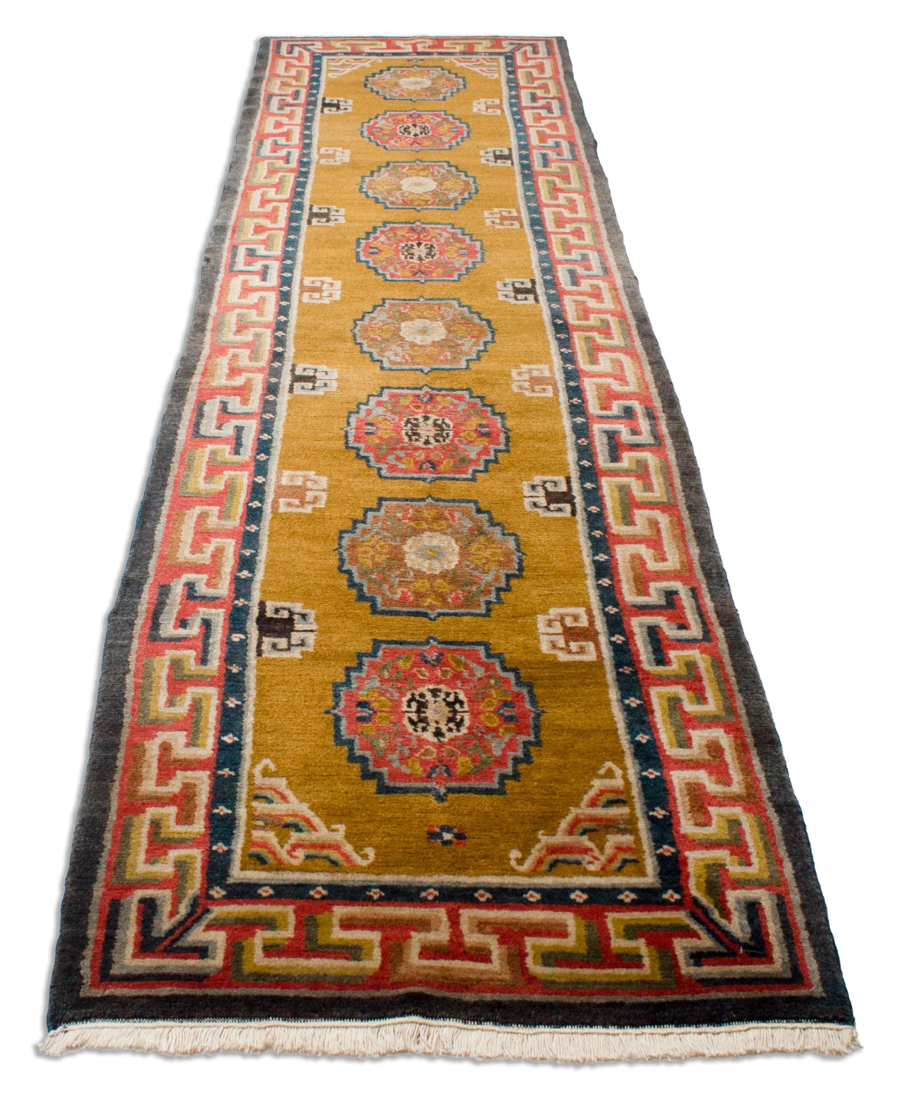 Eine Fotoaufnahme eines Nepal Teppich Teppichs.