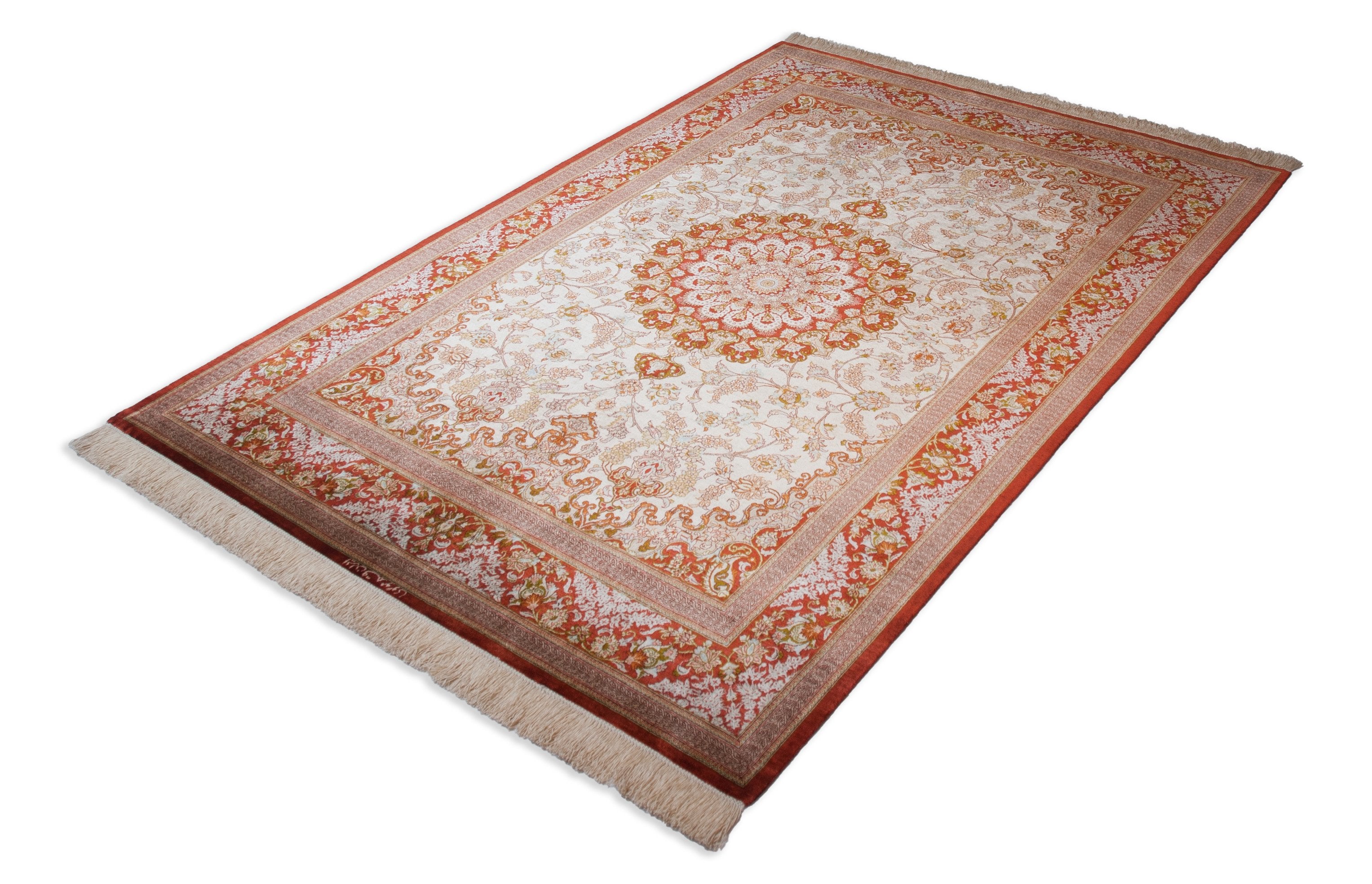 Eine Fotoaufnahme eines Ghom Teppichs.