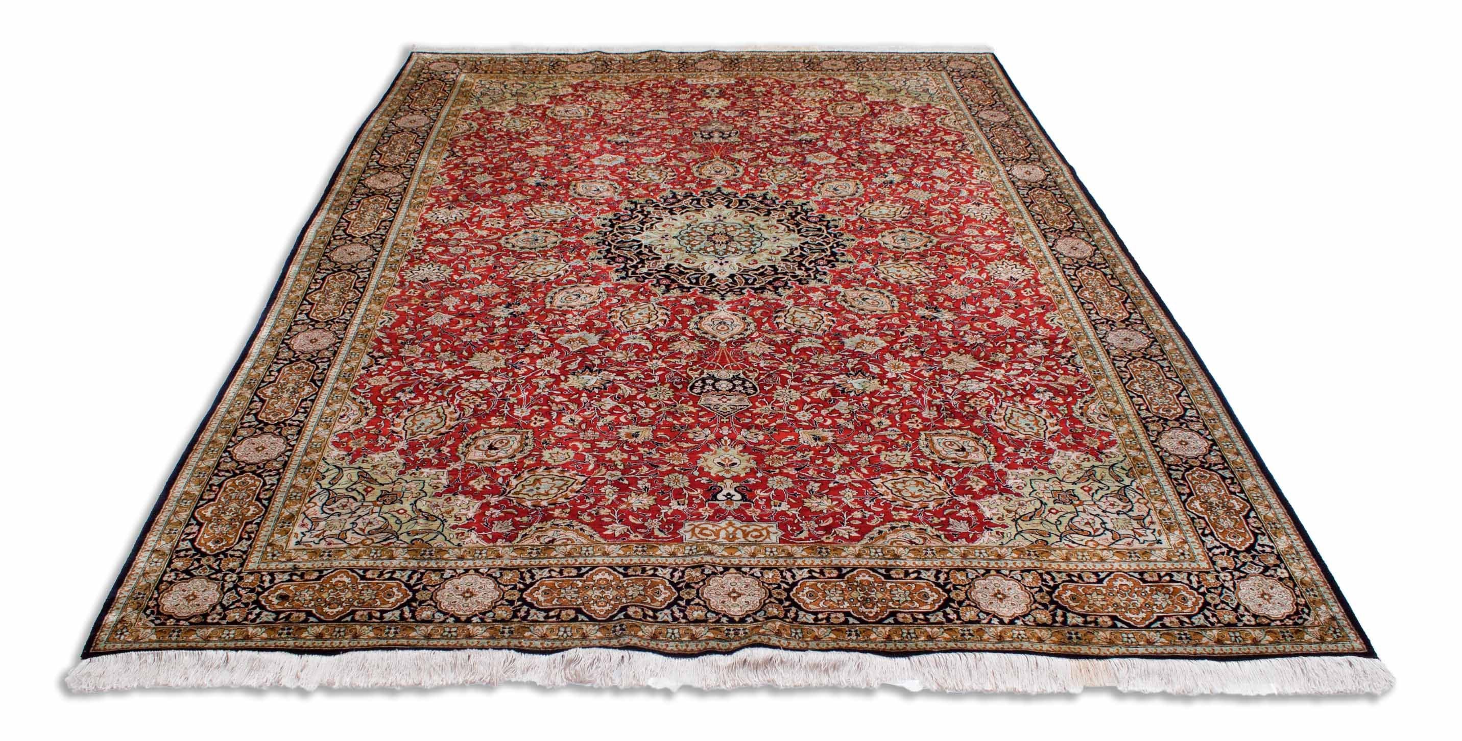 Eine Fotoaufnahme eines Ghom Teppichs.