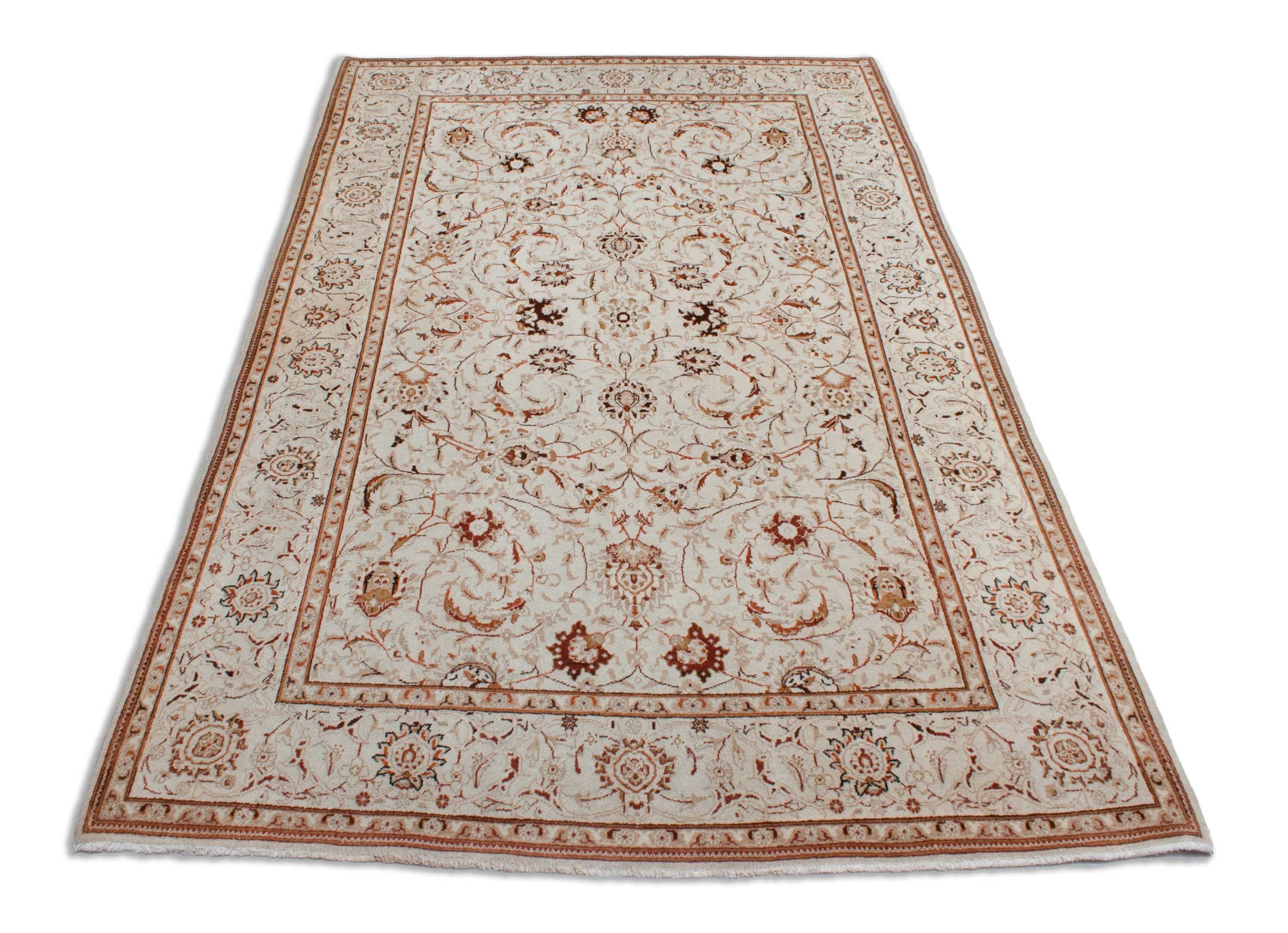 Eine Fotoaufnahme eines Keshan Teppichs.