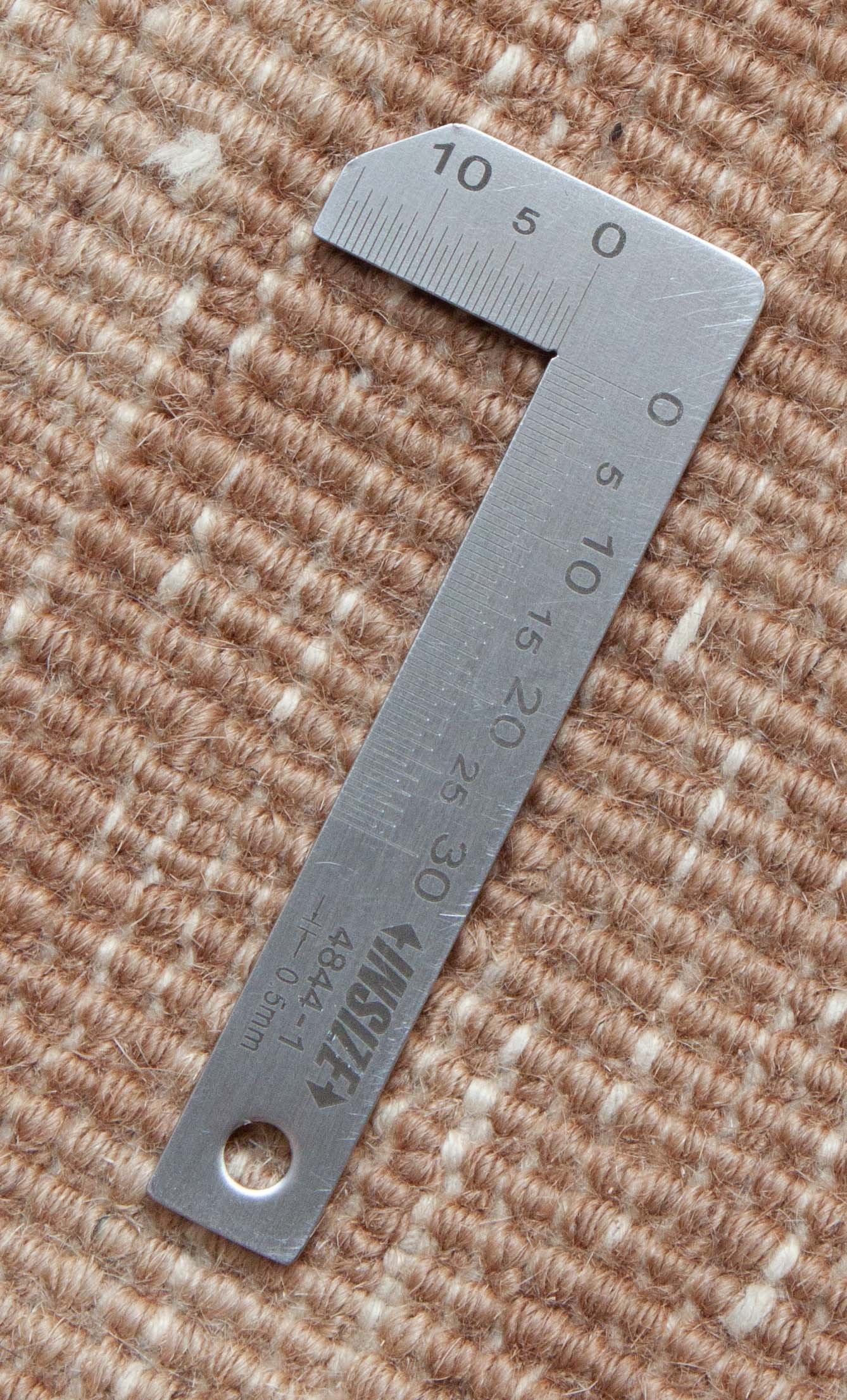 Eine Fotoaufnahme eines US Import China Teppich Teppichs.