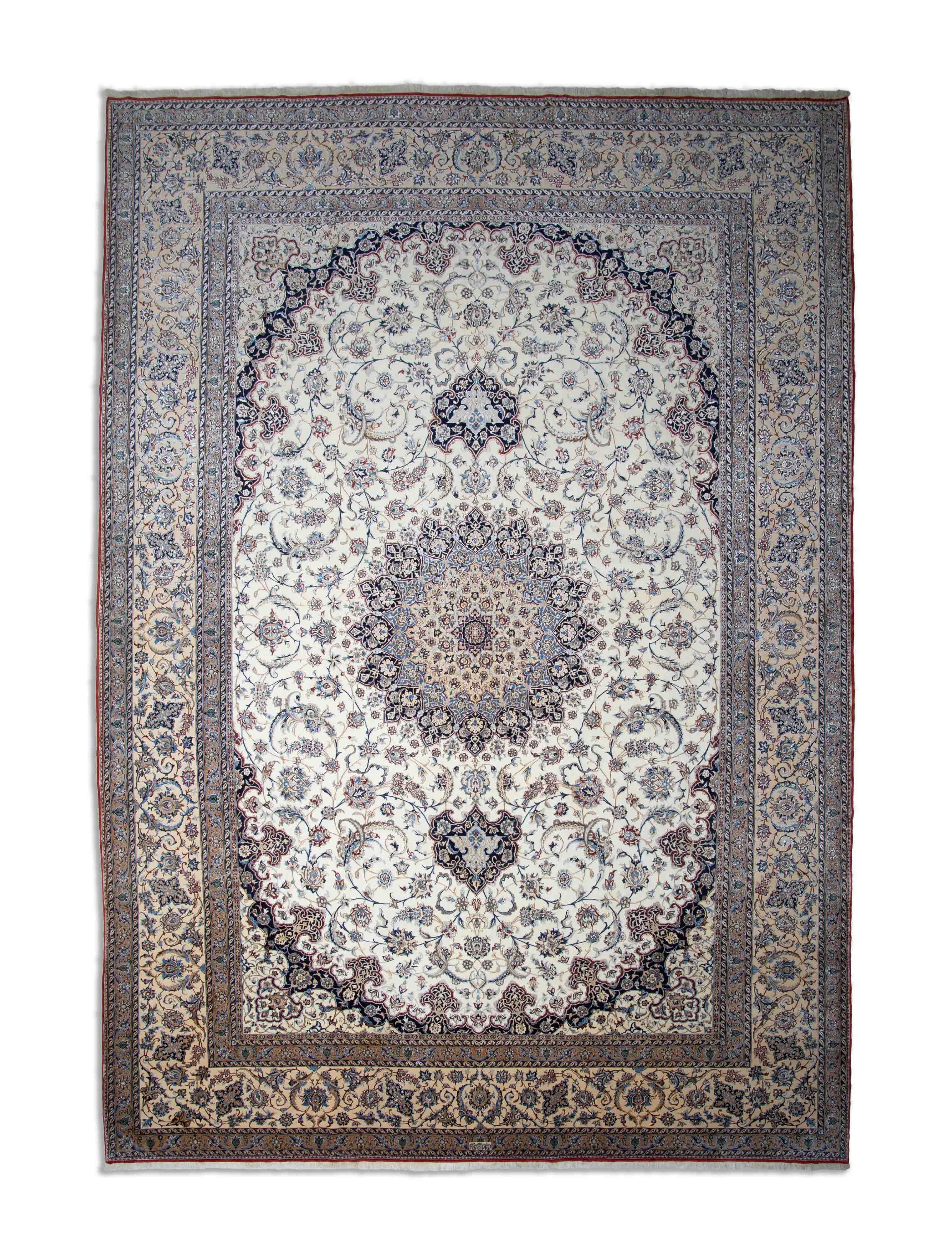 Floraler Nain Teppich in dunkelblau, weiß und 444 cm x 307 cm groß