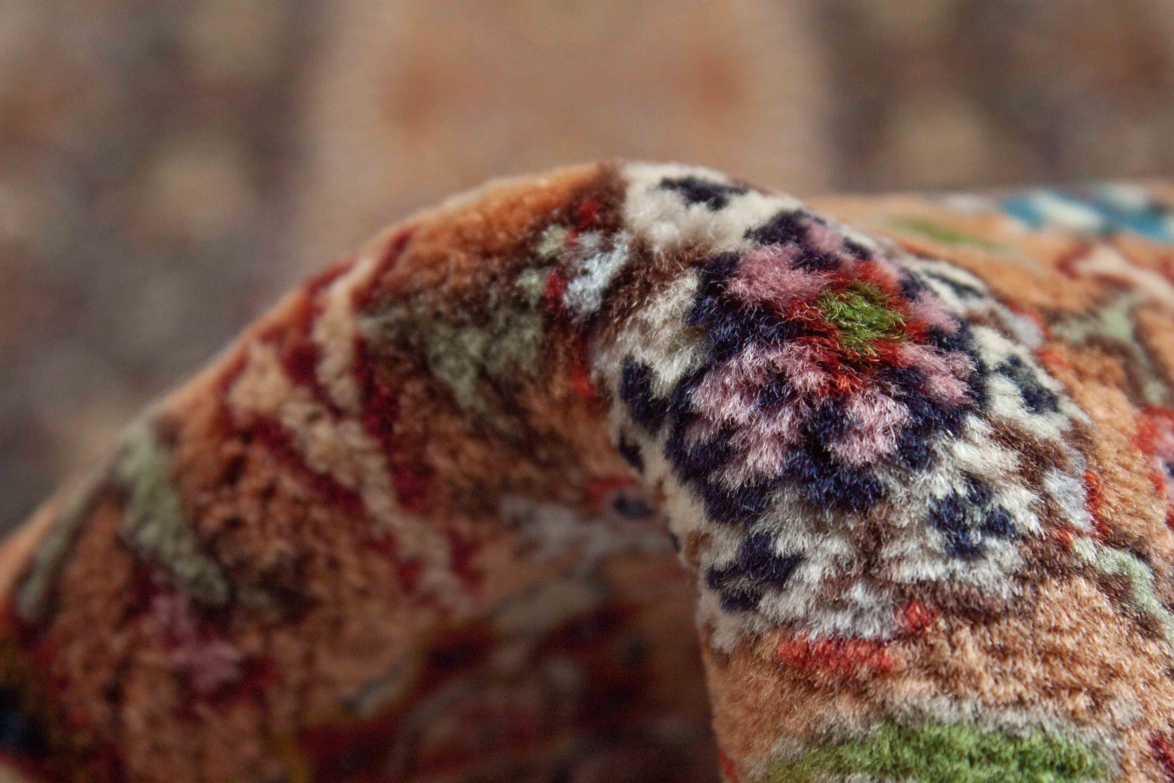 Eine Fotoaufnahme eines Täbriz Teppichs.