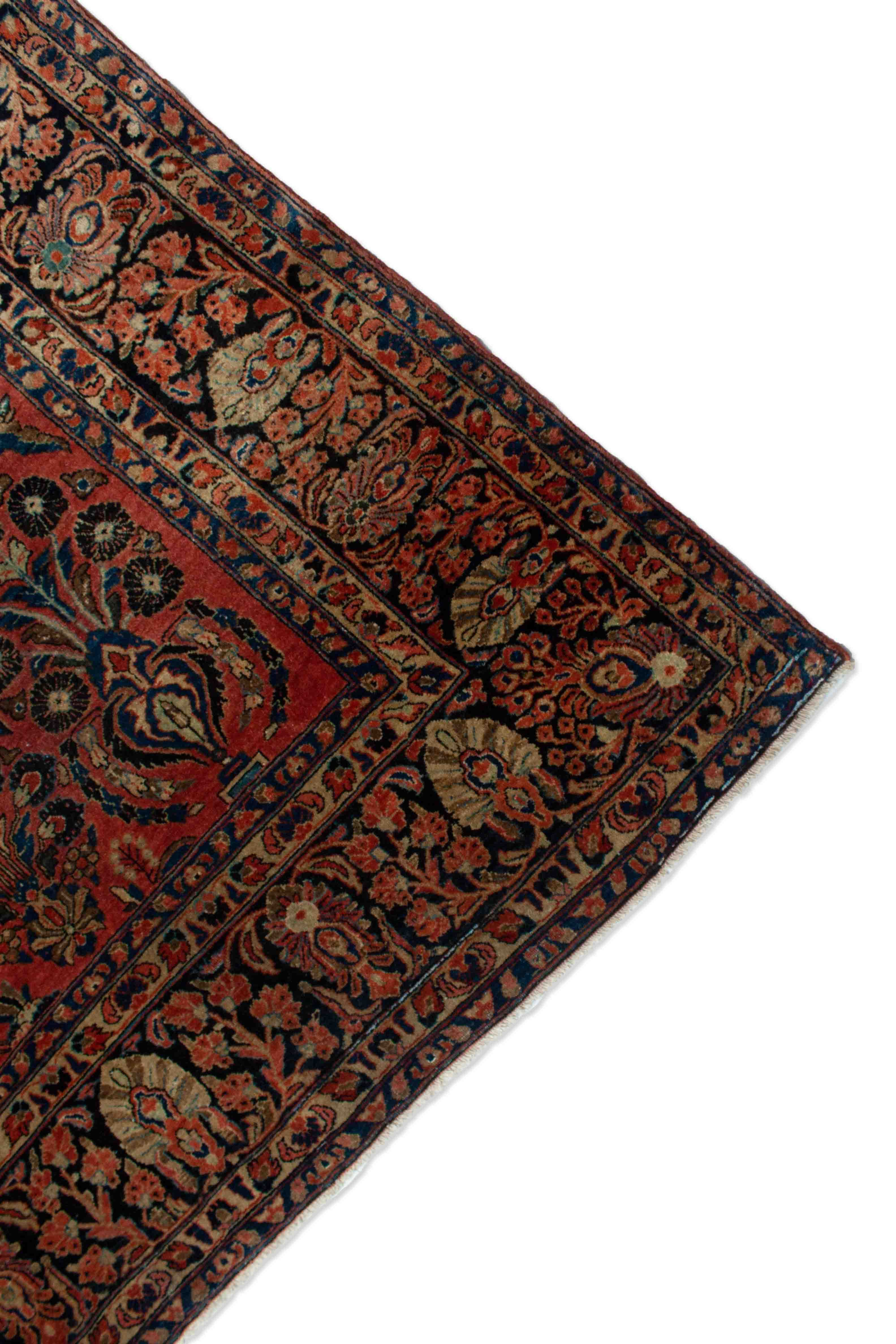 Eine Fotoaufnahme eines Re-Import Sarough Teppichs.