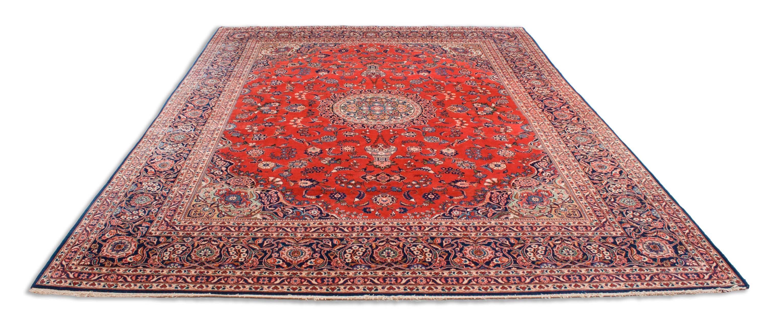 Eine Fotoaufnahme eines Keshan Teppichs.