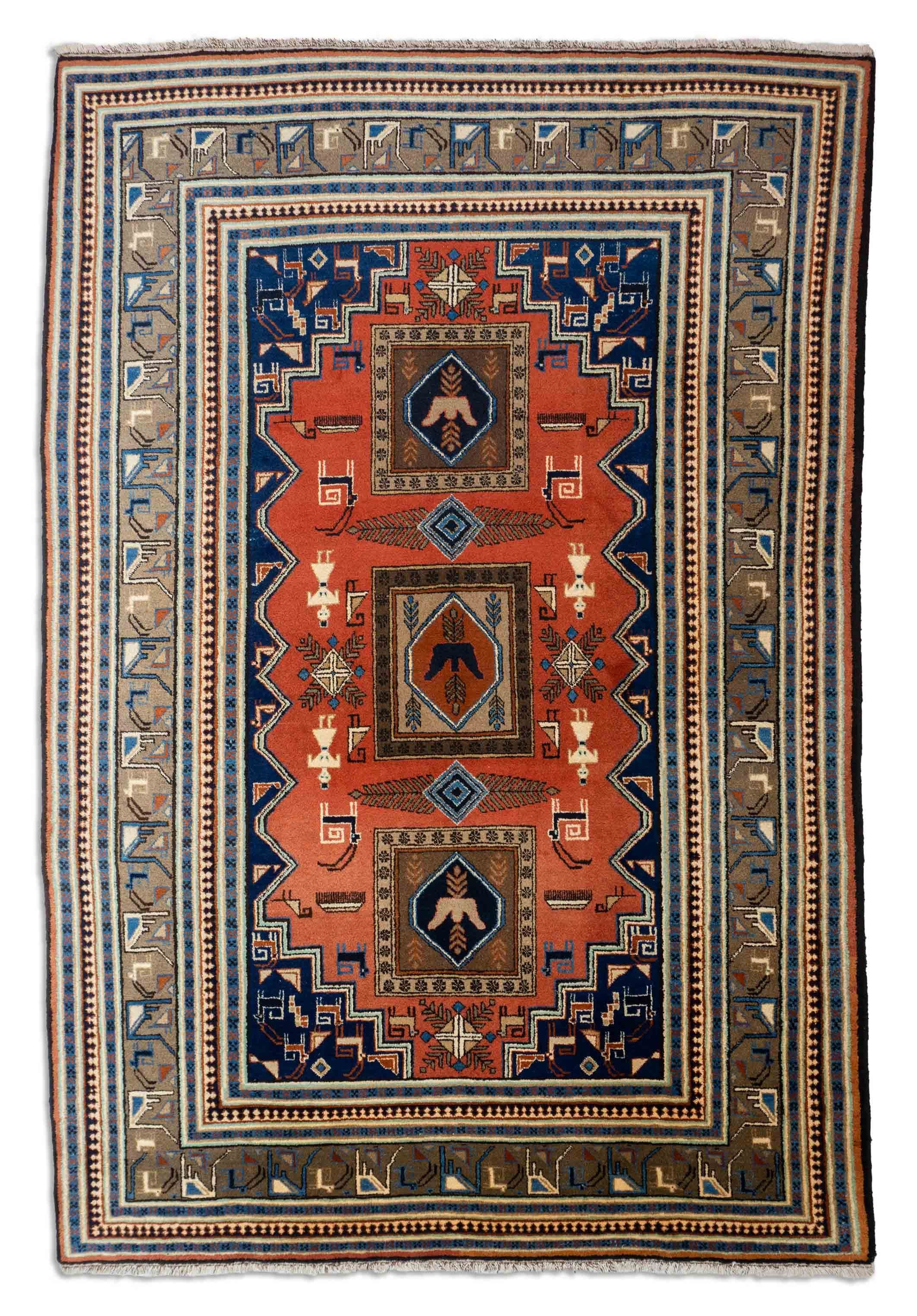 Eine Fotoaufnahme eines Gabbeh Teppichs.